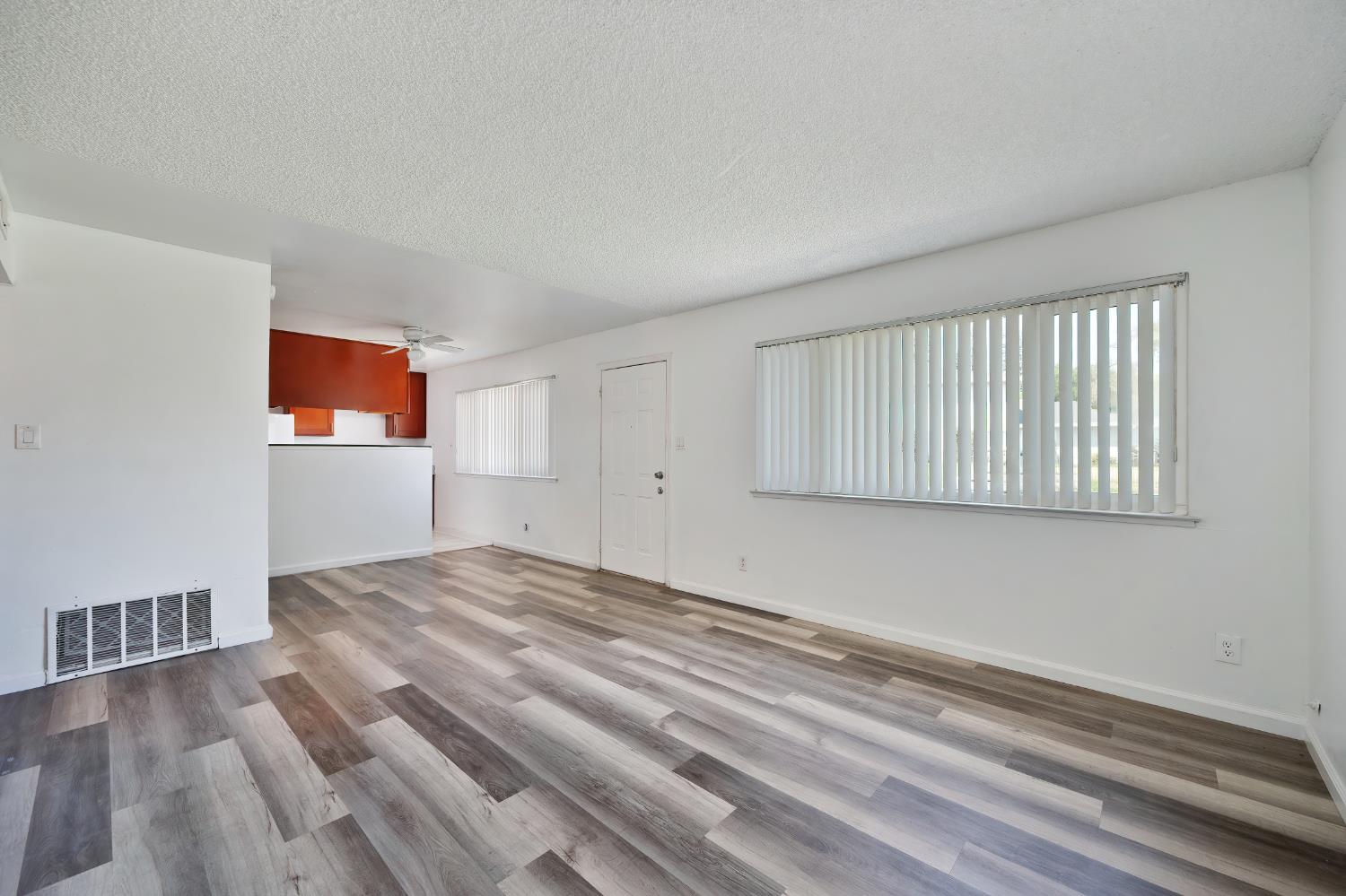 Detail Gallery Image 12 of 18 For 2400 Cava Ct, Sacramento,  CA 95825 - – Beds | – Baths