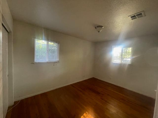 Detail Gallery Image 9 of 19 For 2009 Chelsea Ave, Modesto,  CA 95350 - 3 Beds | 2 Baths