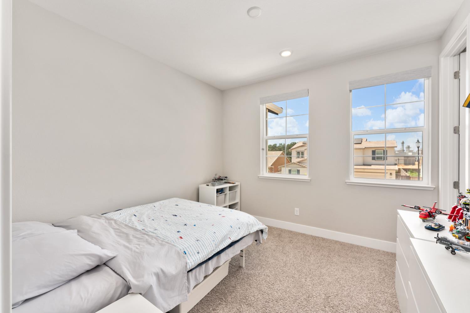 Detail Gallery Image 56 of 83 For 2073 Challenger Way, Roseville,  CA 95747 - 4 Beds | 3/1 Baths