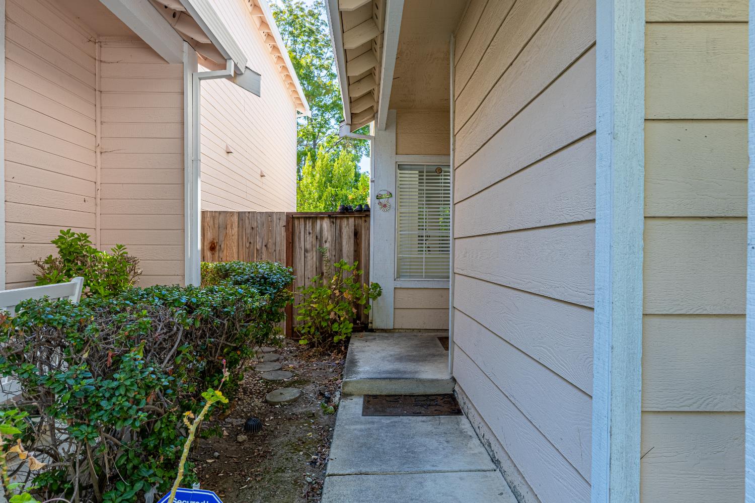 Detail Gallery Image 2 of 37 For 39965 Potrero Dr, Newark,  CA 94560 - 4 Beds | 3 Baths