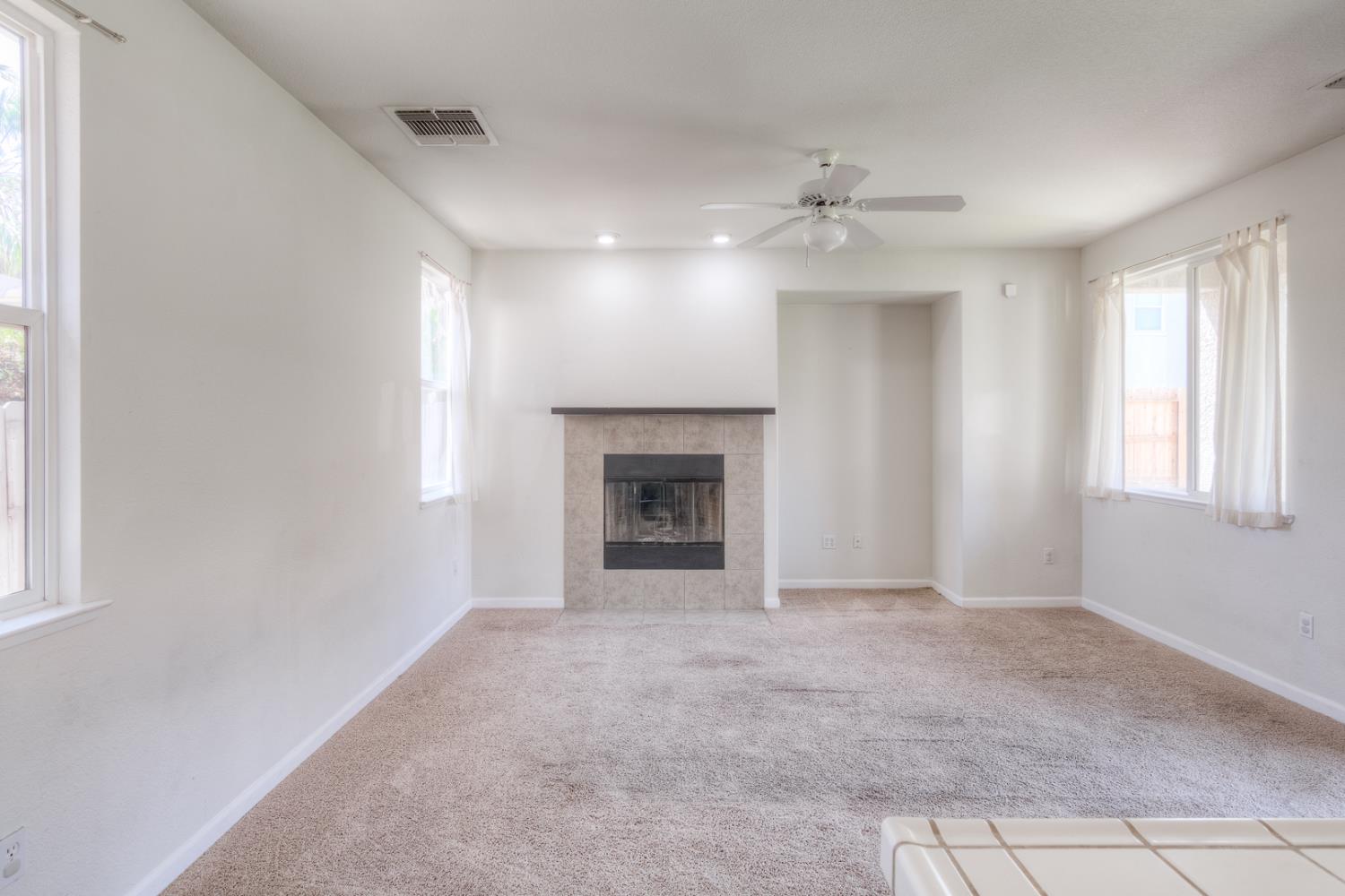 Detail Gallery Image 15 of 44 For 4124 Wood Spice Way, Rancho Cordova,  CA 95742 - 3 Beds | 2 Baths