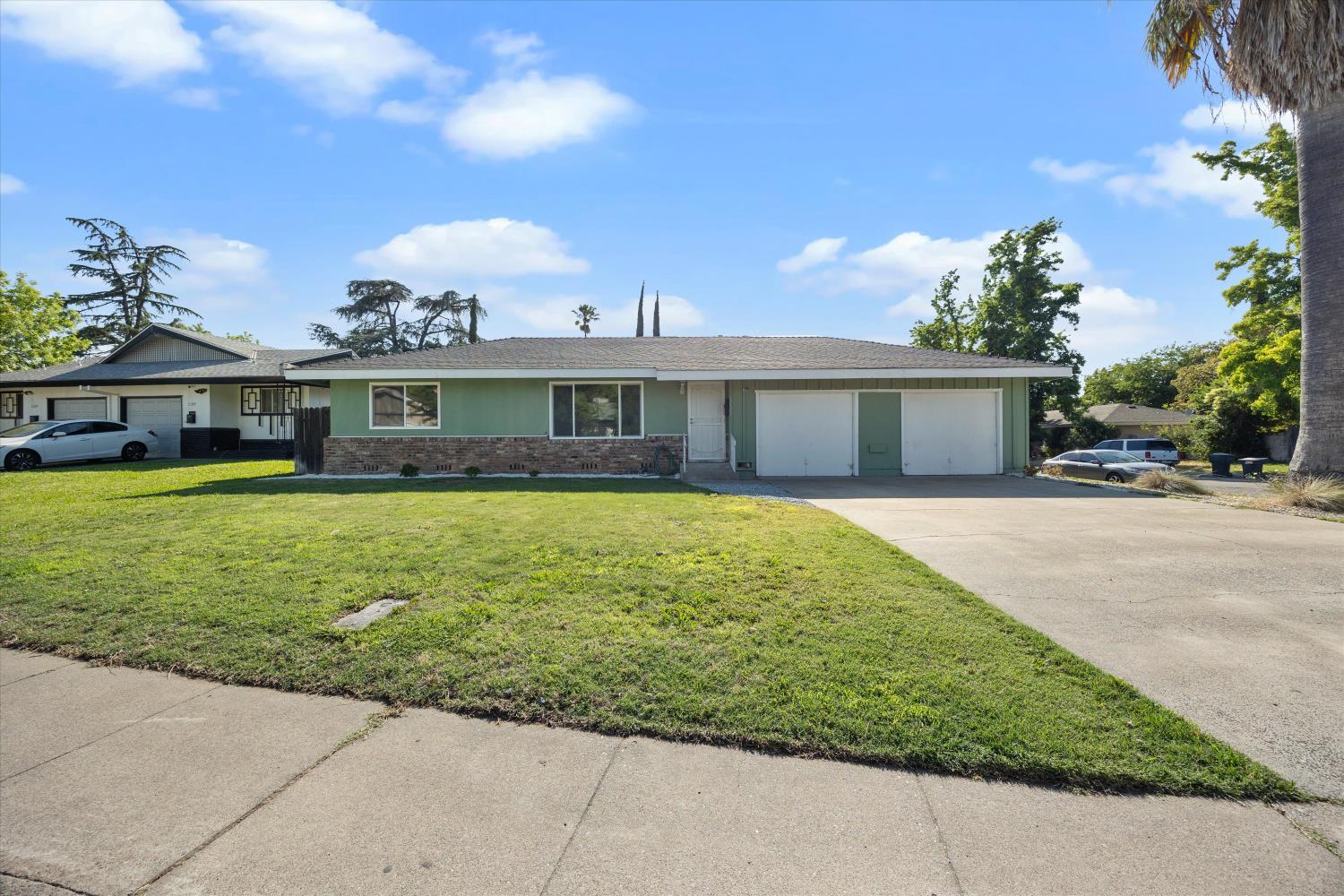 Detail Gallery Image 1 of 39 For 2326 Ramon Dr, Sacramento,  CA 95825 - – Beds | – Baths