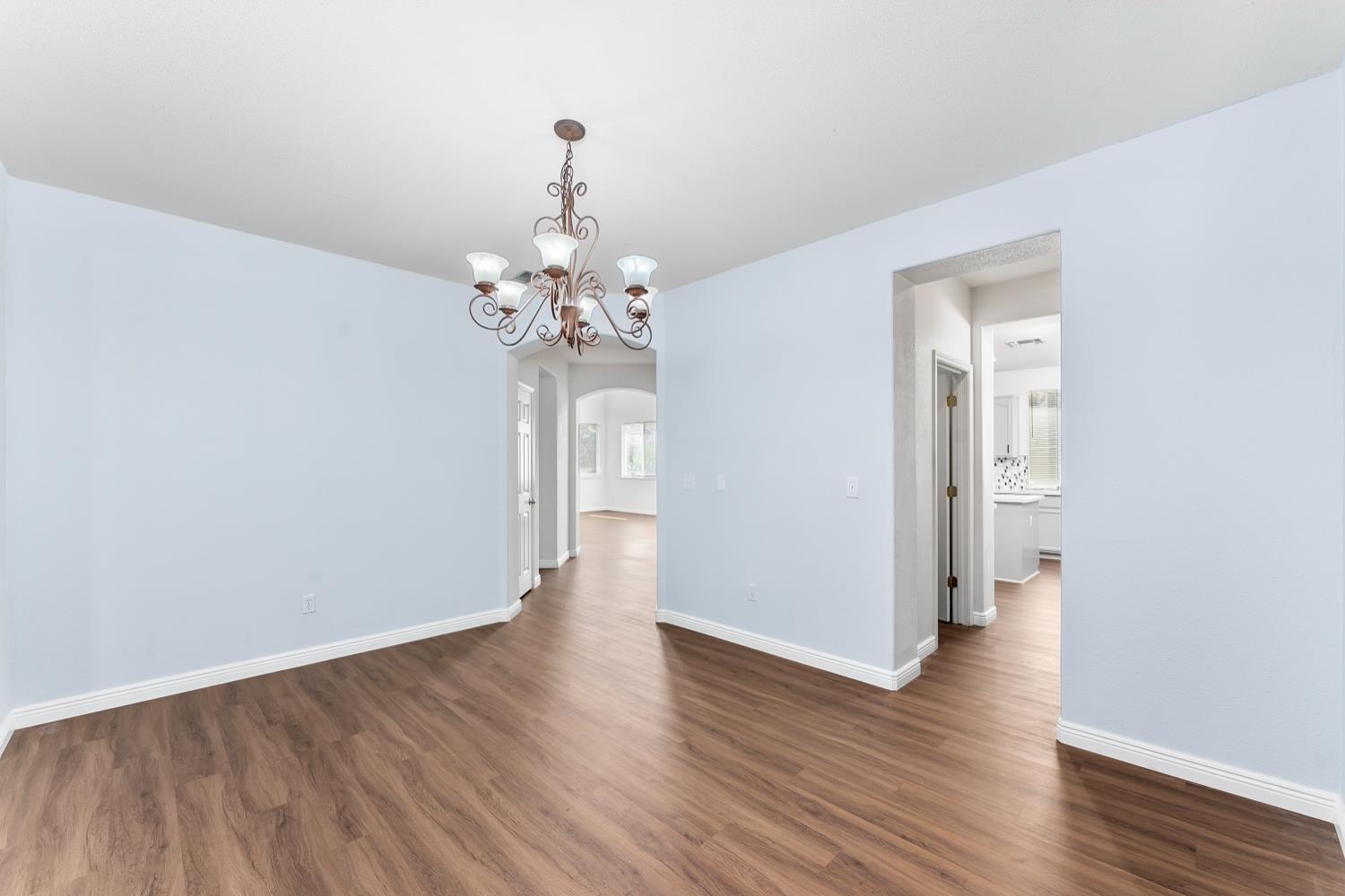 Detail Gallery Image 12 of 68 For 6279 Pine Meadow Cir, Stockton,  CA 95219 - 5 Beds | 3 Baths
