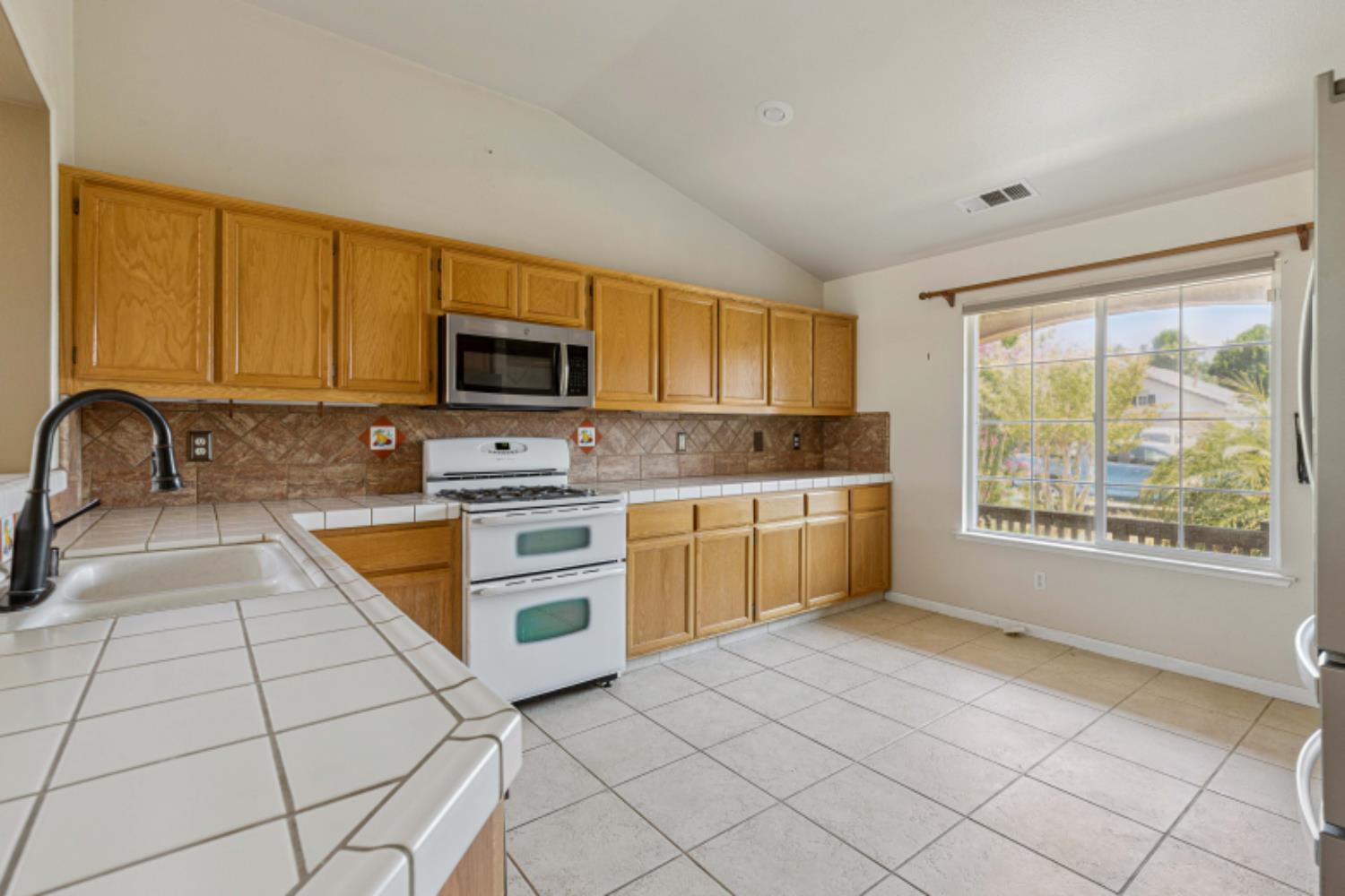 Detail Gallery Image 5 of 29 For 1457 Quiet Ct, Merced,  CA 95340 - 3 Beds | 2 Baths