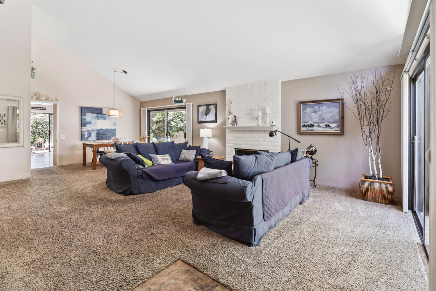 Detail Gallery Image 6 of 99 For 1911 Discovery Village Ln, Gold River,  CA 95670 - 2 Beds | 2 Baths