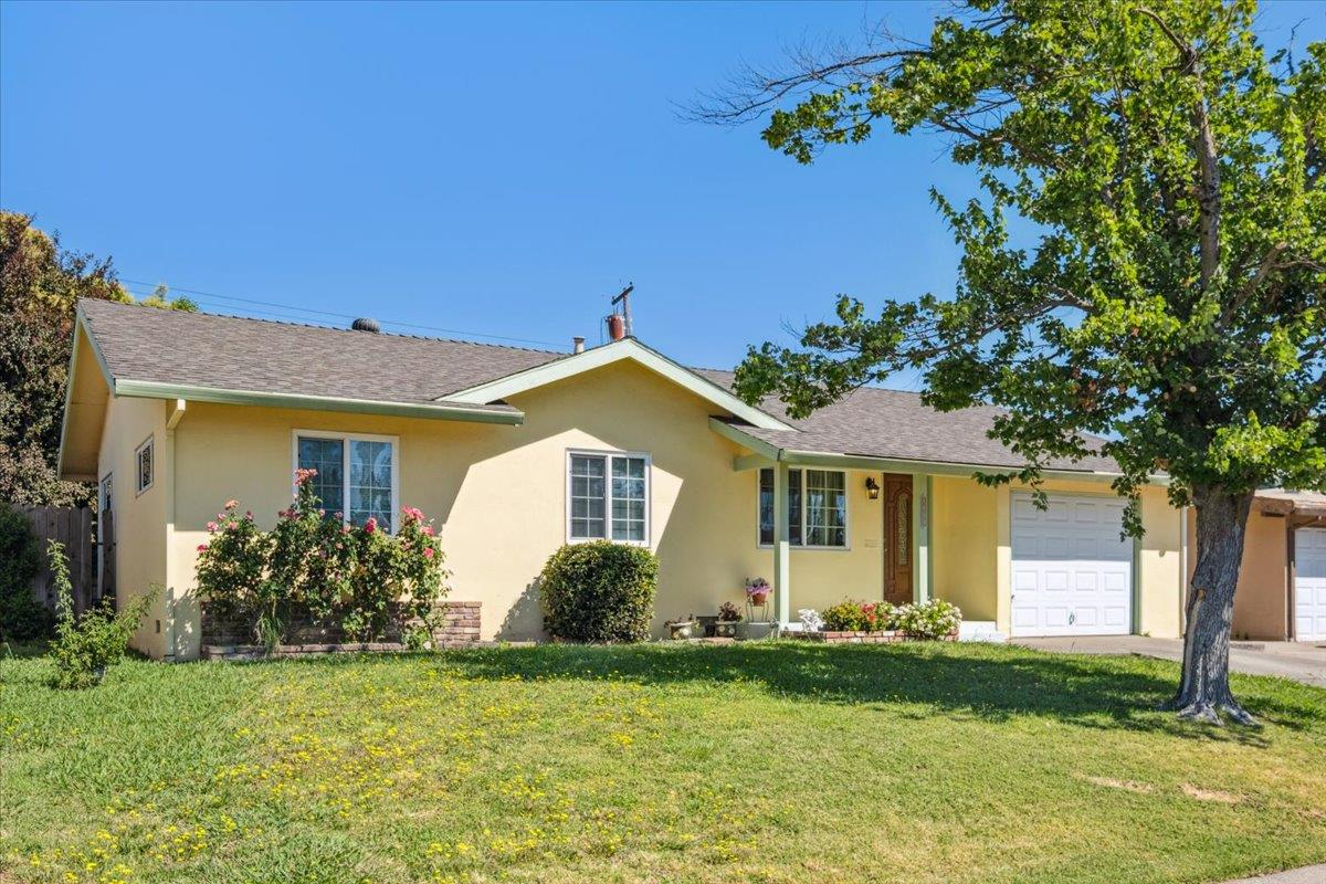 Detail Gallery Image 3 of 28 For 6609 Medora Dr, North Highlands,  CA 95660 - 3 Beds | 1/1 Baths