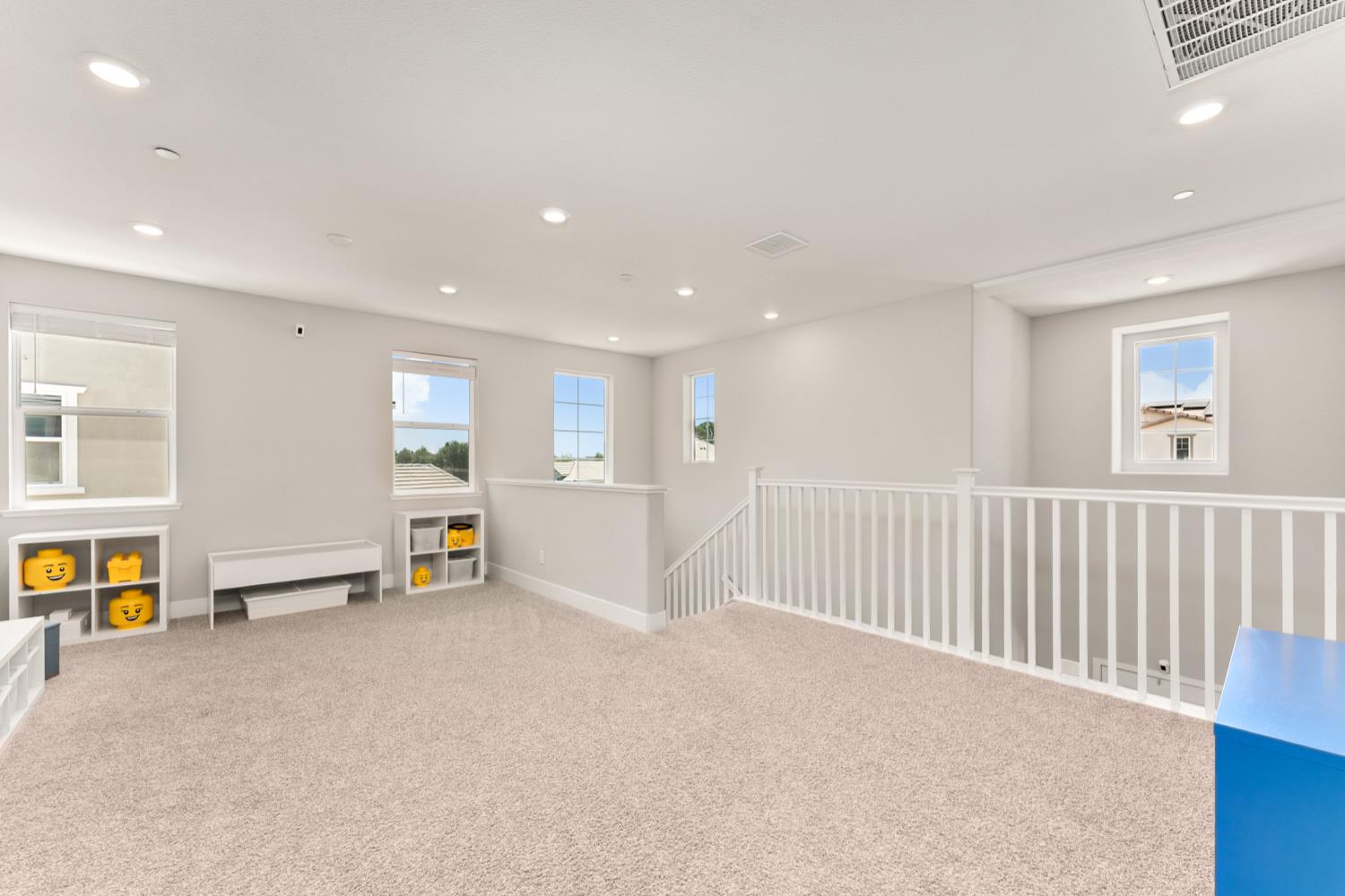 Detail Gallery Image 44 of 83 For 2073 Challenger Way, Roseville,  CA 95747 - 4 Beds | 3/1 Baths