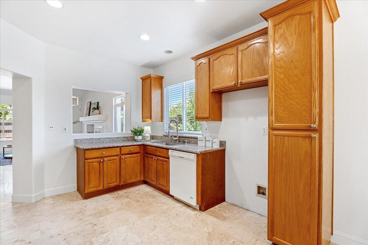 Detail Gallery Image 12 of 29 For 2358 1st St, Lincoln,  CA 95648 - 3 Beds | 2 Baths