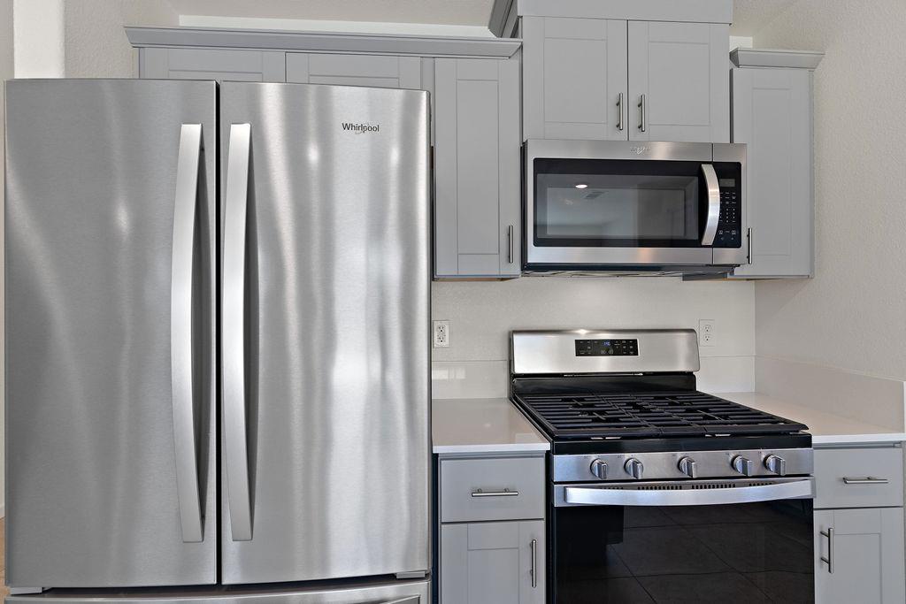 Detail Gallery Image 13 of 37 For 12084 Royal Ct, Waterford,  CA 95386 - 4 Beds | 2 Baths