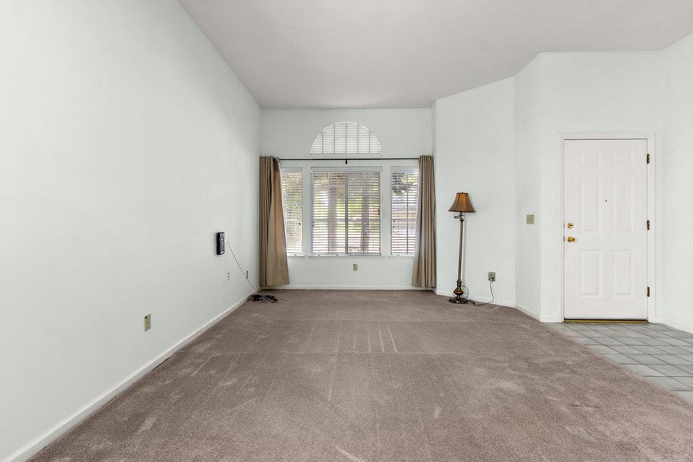 Detail Gallery Image 5 of 33 For 4701 Summer Oak Ct, Antelope,  CA 95843 - 3 Beds | 2 Baths