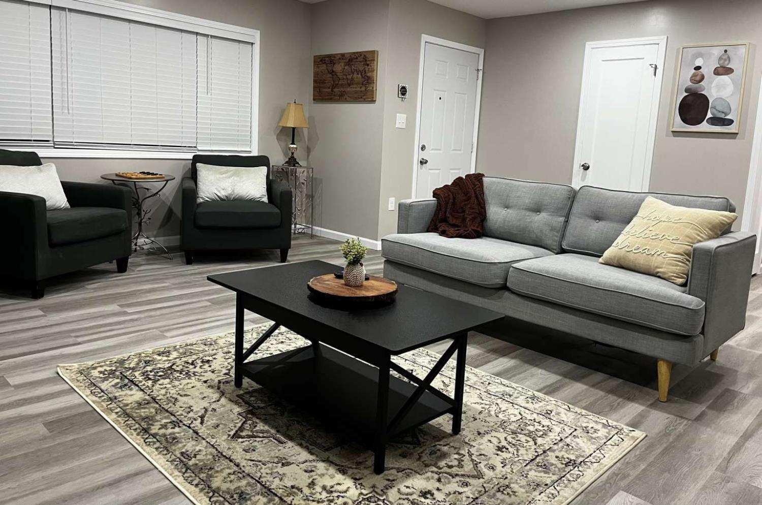 Detail Gallery Image 5 of 25 For 705 Maple Dr, Roseville,  CA 95678 - 2 Beds | 1 Baths