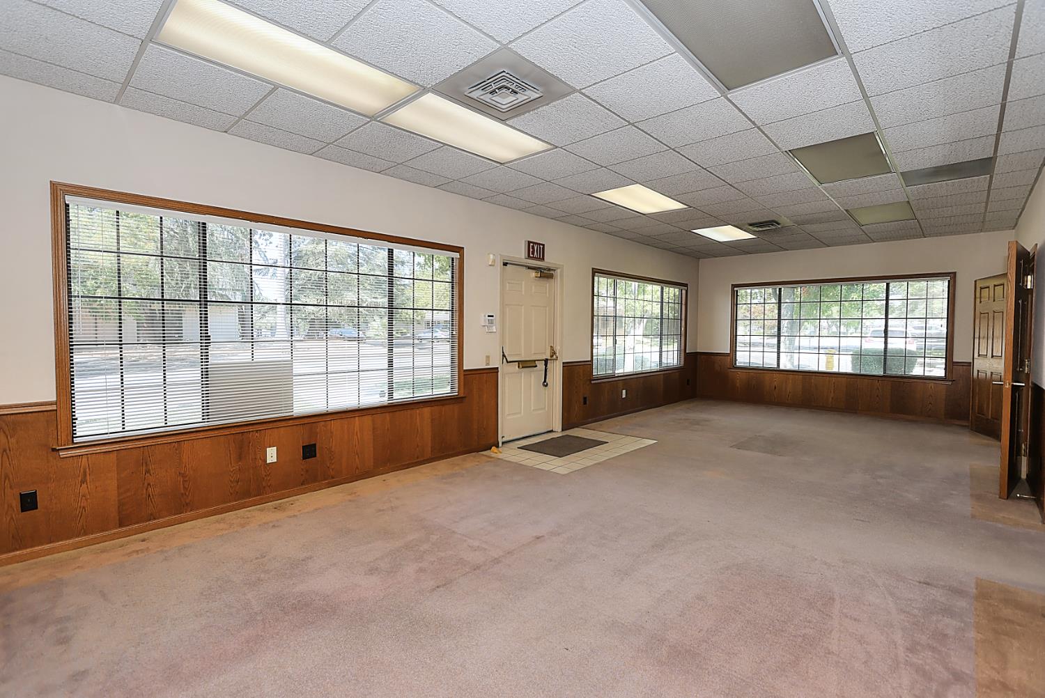 Detail Gallery Image 7 of 51 For 1601 Executive Ct, Sacramento,  CA 95864 - – Beds | – Baths