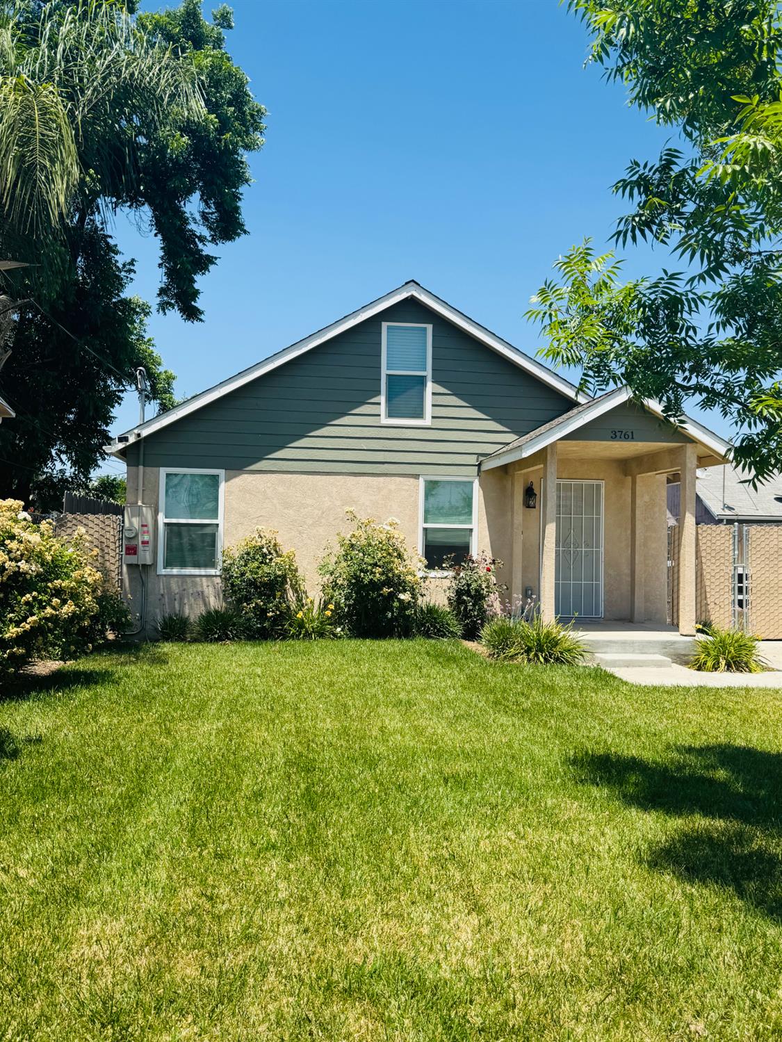 Detail Gallery Image 1 of 43 For 3761 Arizona Ave, Riverbank,  CA 95367 - 3 Beds | 2 Baths