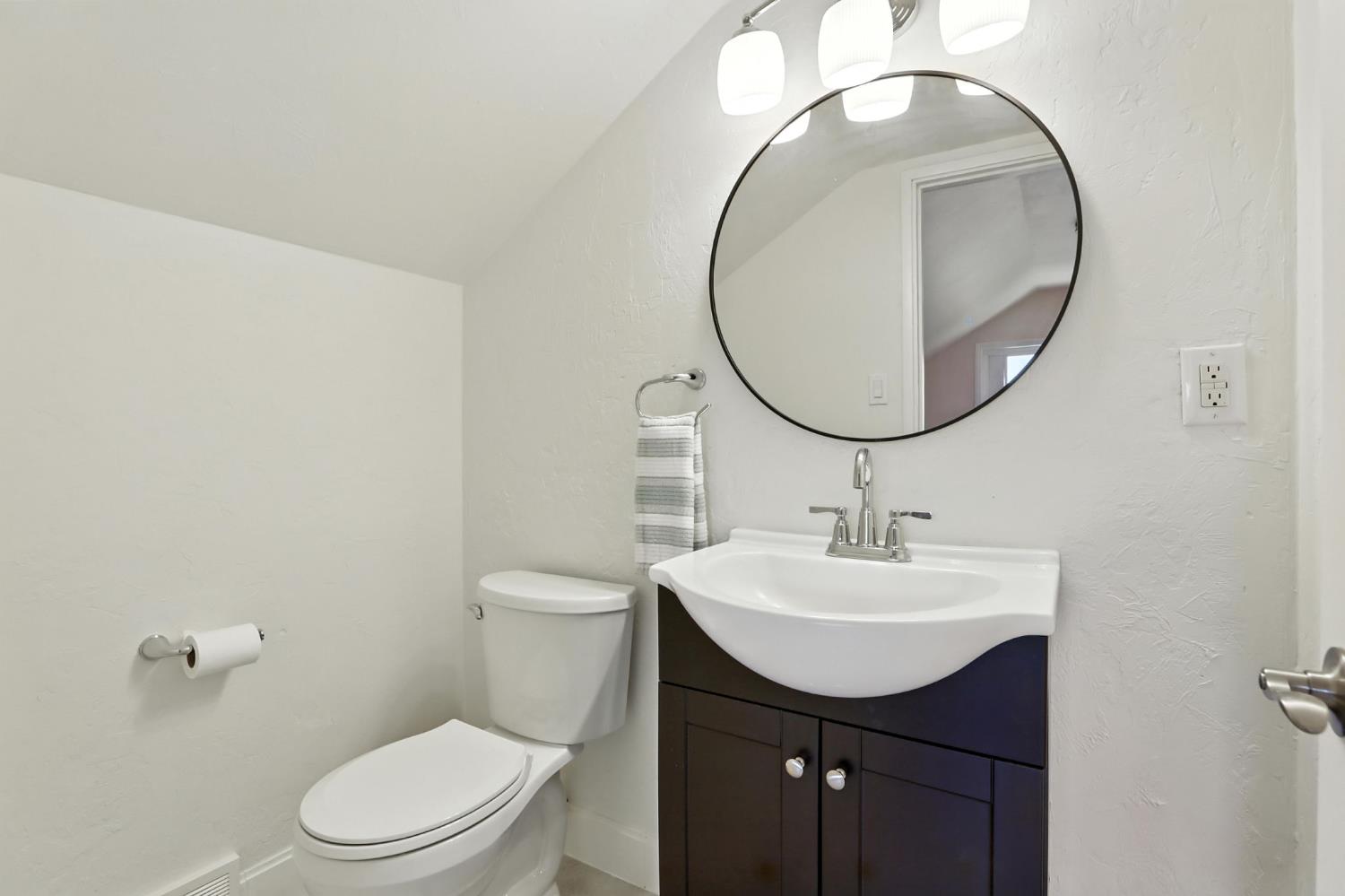 Detail Gallery Image 29 of 37 For 7969 Glenbar Way, Fair Oaks,  CA 95628 - 4 Beds | 2/1 Baths