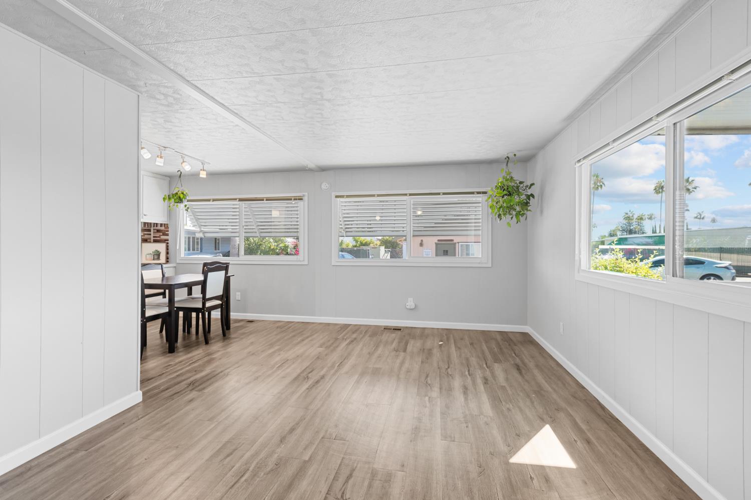 Detail Gallery Image 6 of 30 For 8181 Folsom Blvd 88, Sacramento,  CA 95826 - 2 Beds | 1 Baths