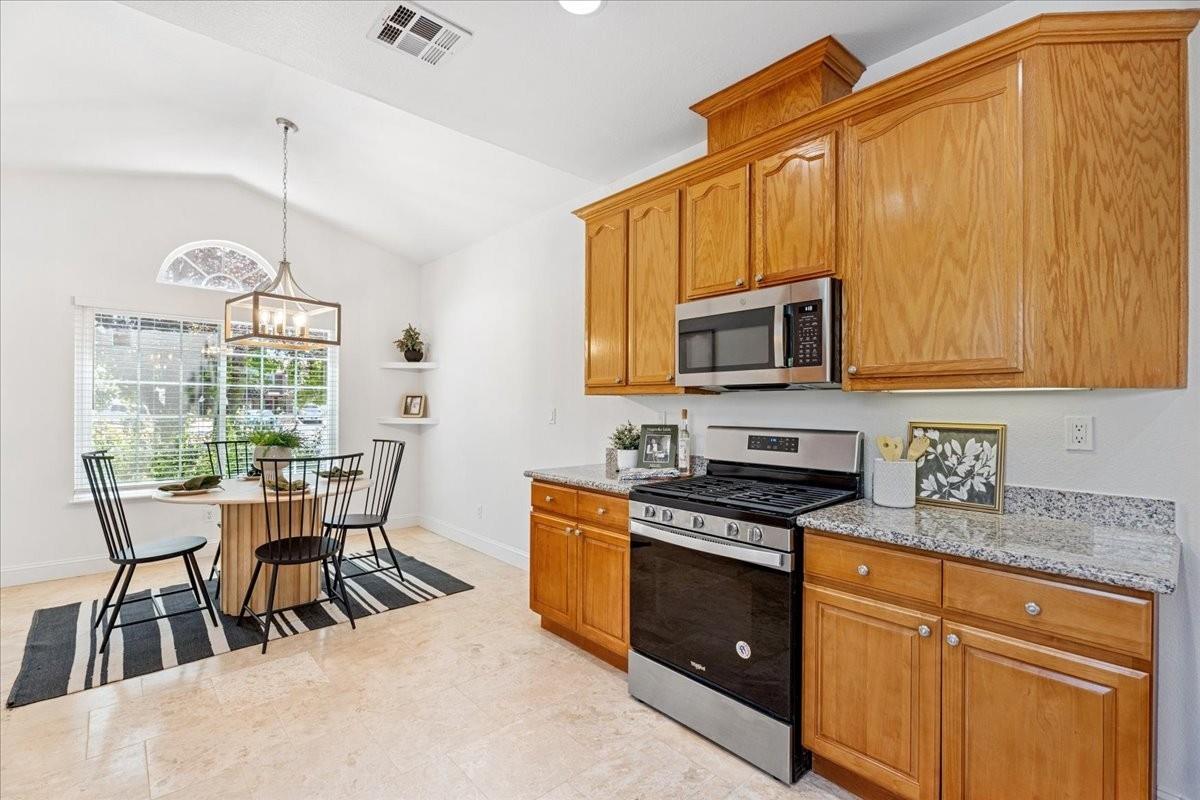 Detail Gallery Image 11 of 29 For 2358 1st St, Lincoln,  CA 95648 - 3 Beds | 2 Baths