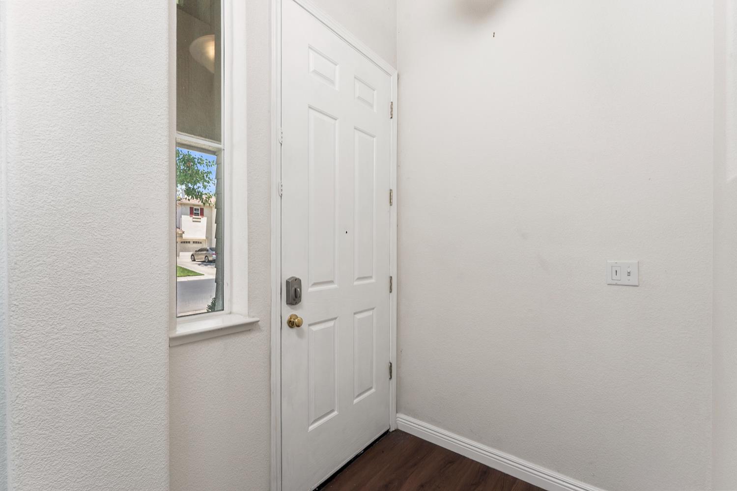 Detail Gallery Image 8 of 68 For 6279 Pine Meadow Cir, Stockton,  CA 95219 - 5 Beds | 3 Baths