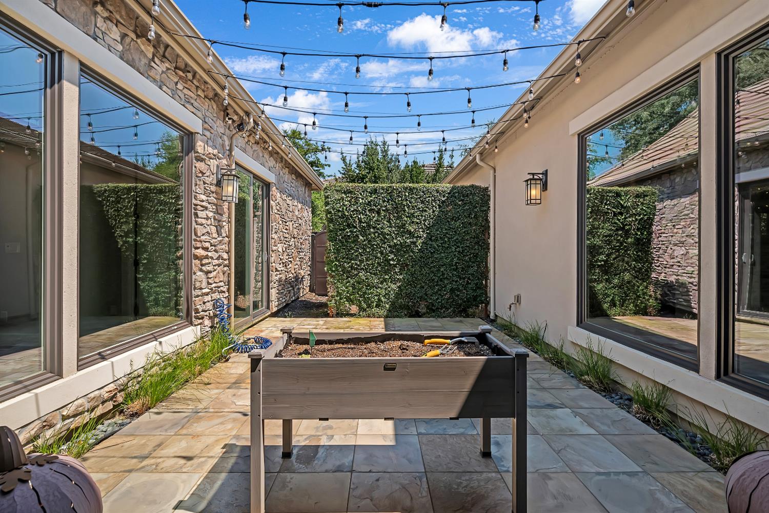 Detail Gallery Image 16 of 74 For 3421 Greenview Dr, El Dorado Hills,  CA 95762 - 5 Beds | 5/1 Baths