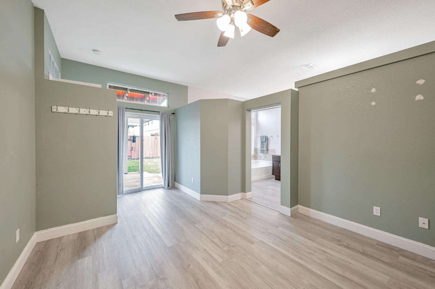 Detail Gallery Image 20 of 46 For 9065 Robbins Rd, Sacramento,  CA 95829 - 4 Beds | 2/1 Baths
