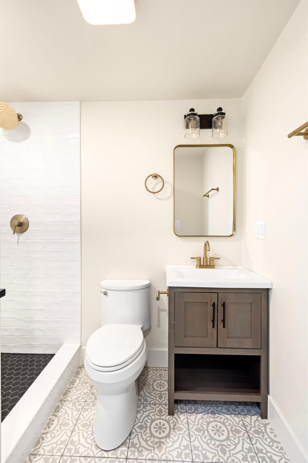 Detail Gallery Image 12 of 23 For 3889 32nd, Sacramento,  CA 95824 - 3 Beds | 2 Baths