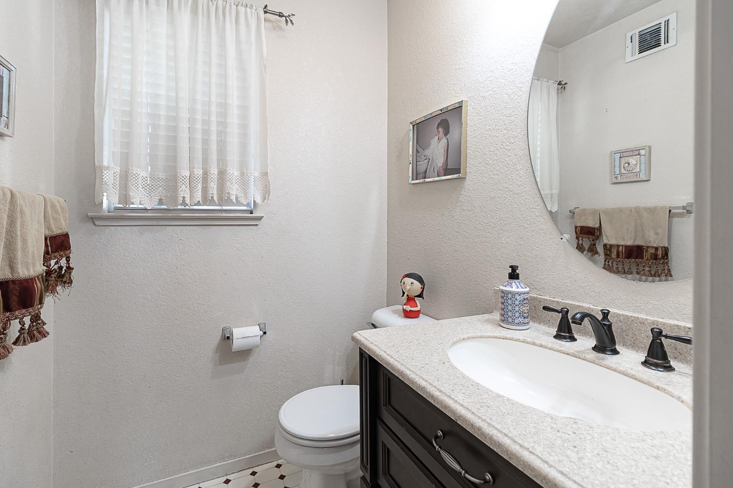 Detail Gallery Image 8 of 29 For 5220 Cimarron Ct, Salida,  CA 95368 - 4 Beds | 2/1 Baths
