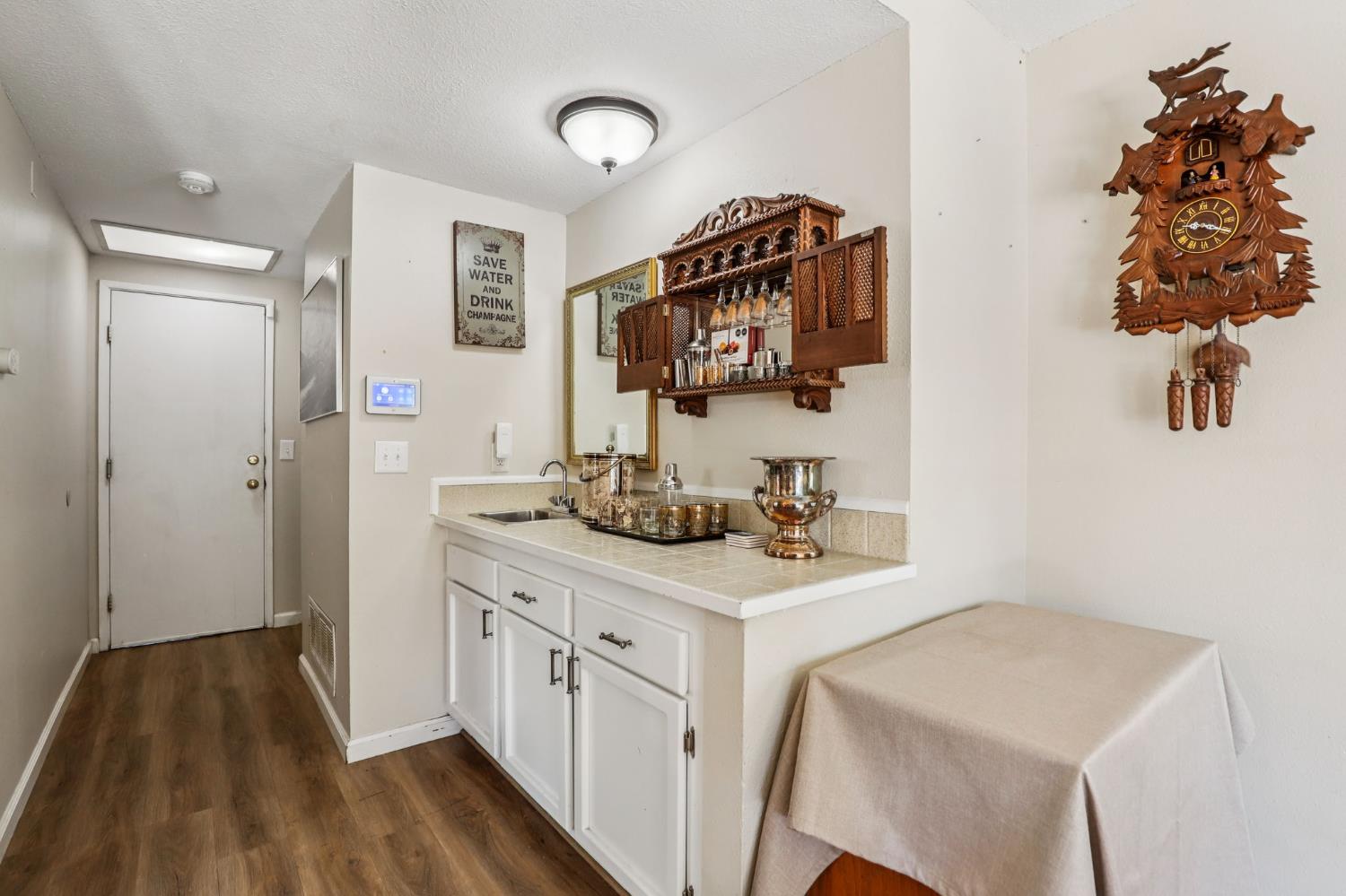 Detail Gallery Image 25 of 55 For 8058 Mesa Oak Way, Citrus Heights,  CA 95610 - 5 Beds | 3 Baths