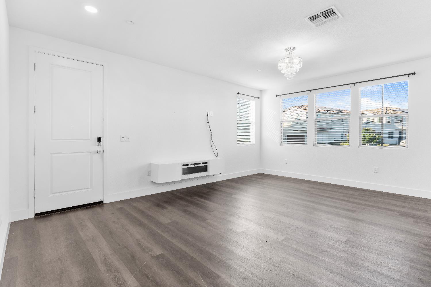 Detail Gallery Image 16 of 48 For 5301 E Commerce Way #23103,  Sacramento,  CA 95835 - 3 Beds | 3 Baths