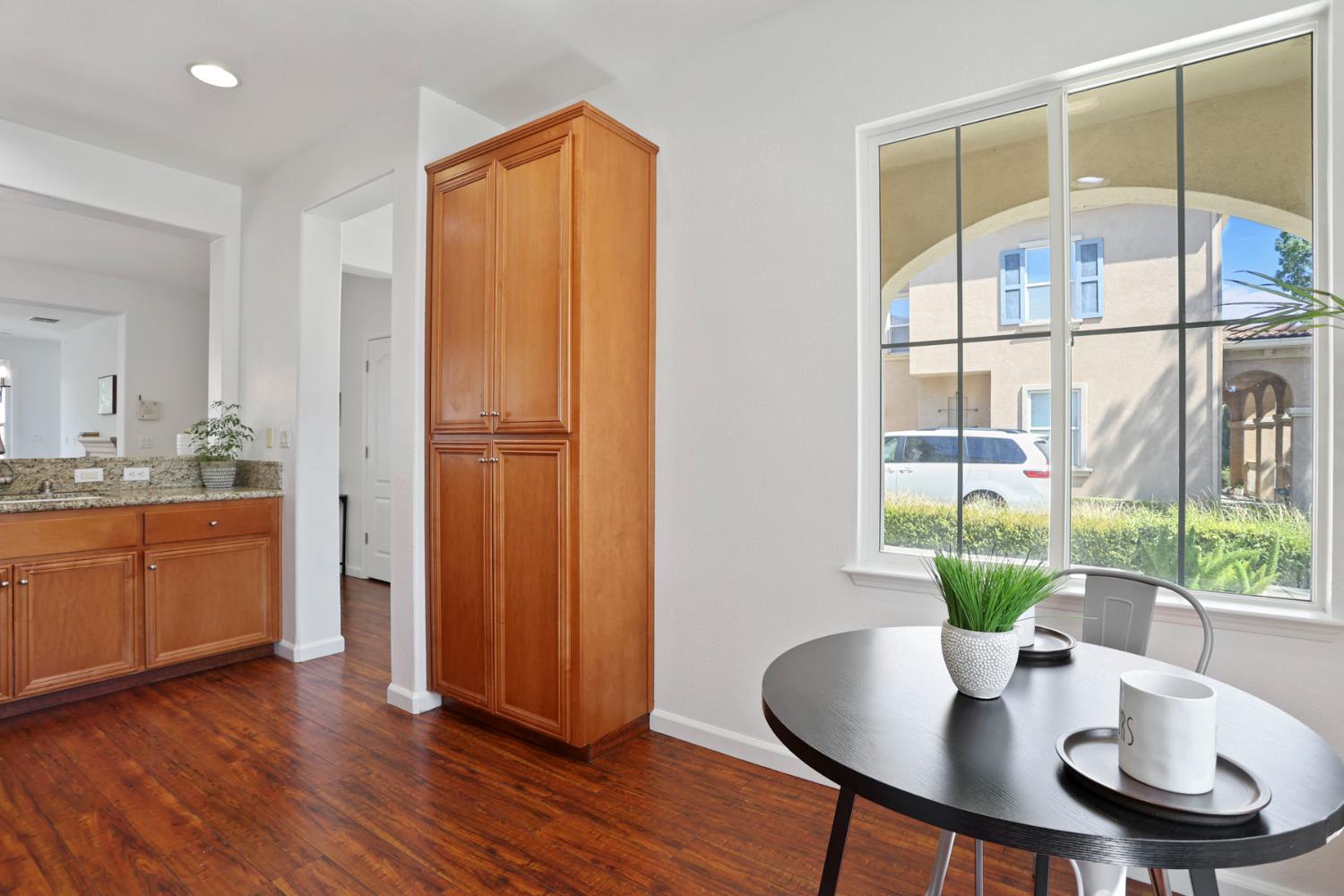 Detail Gallery Image 7 of 45 For 261 W Prosperidad Way, Mountain House,  CA 95391 - 4 Beds | 2/1 Baths