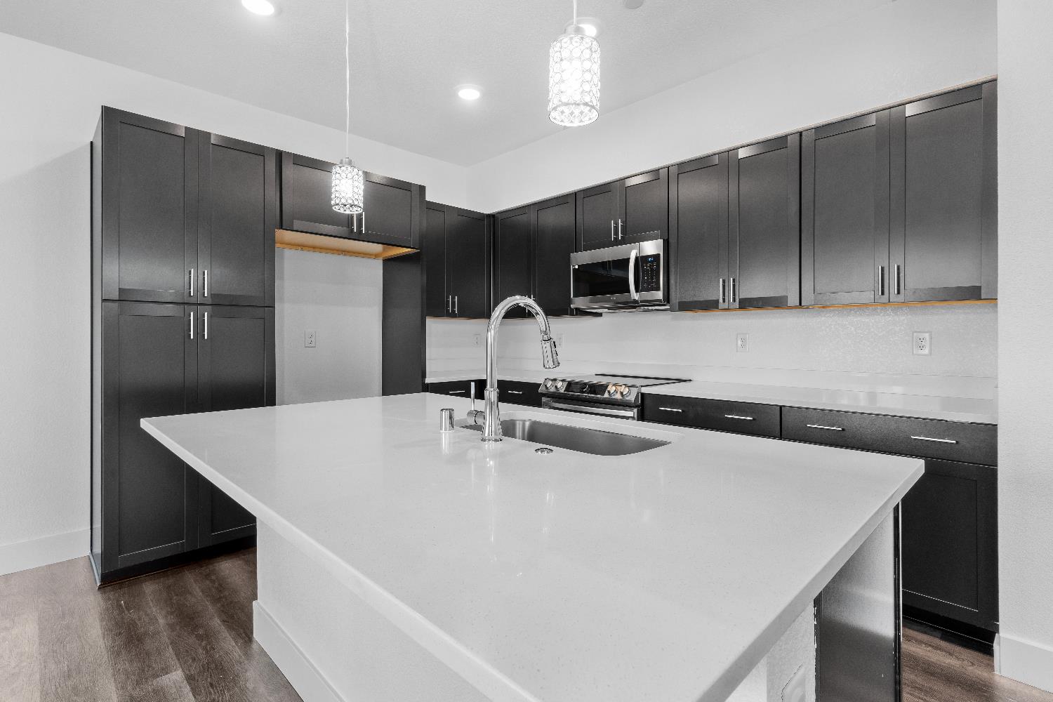 Detail Gallery Image 9 of 48 For 5301 E Commerce Way #23103,  Sacramento,  CA 95835 - 3 Beds | 3 Baths