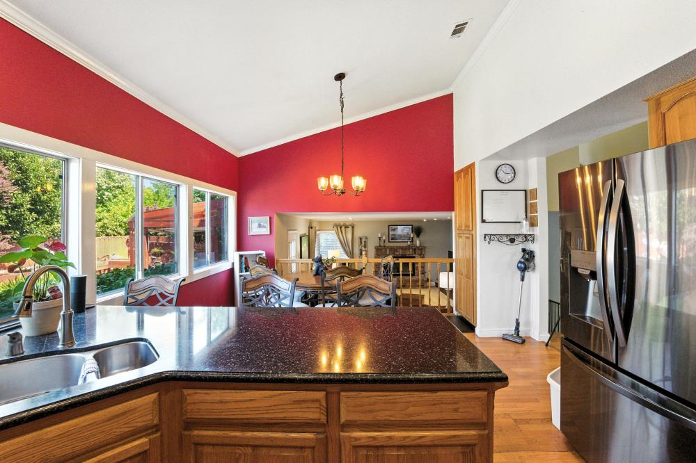 Detail Gallery Image 20 of 74 For 8931 Springhurst Dr, Elk Grove,  CA 95624 - 4 Beds | 3 Baths