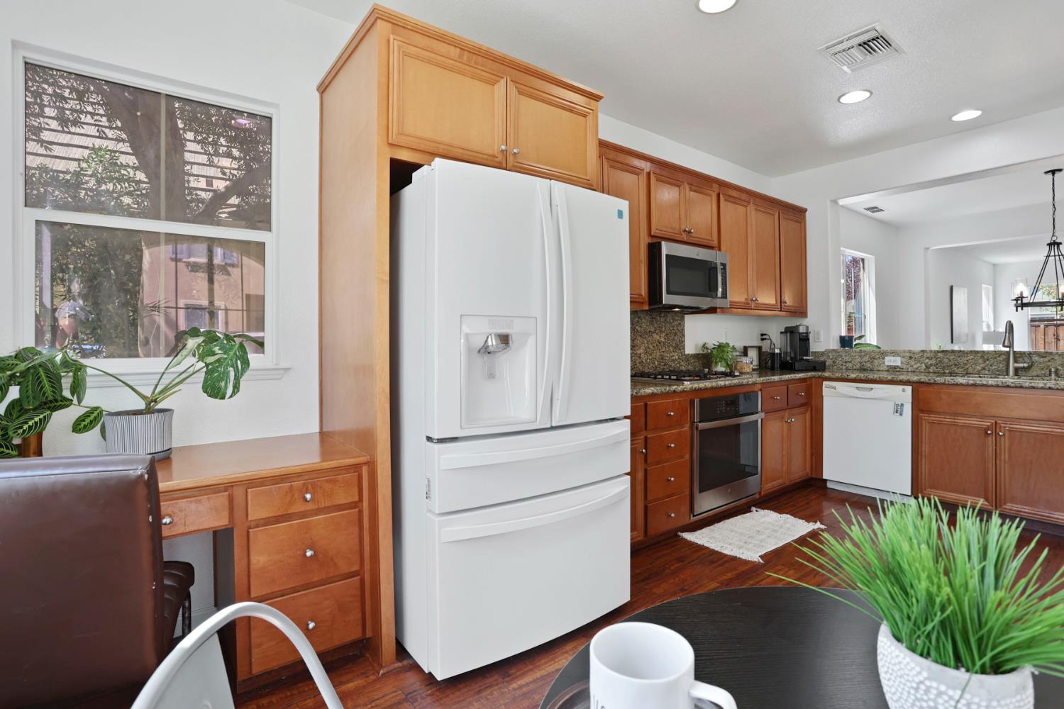 Detail Gallery Image 8 of 45 For 261 W Prosperidad Way, Mountain House,  CA 95391 - 4 Beds | 2/1 Baths