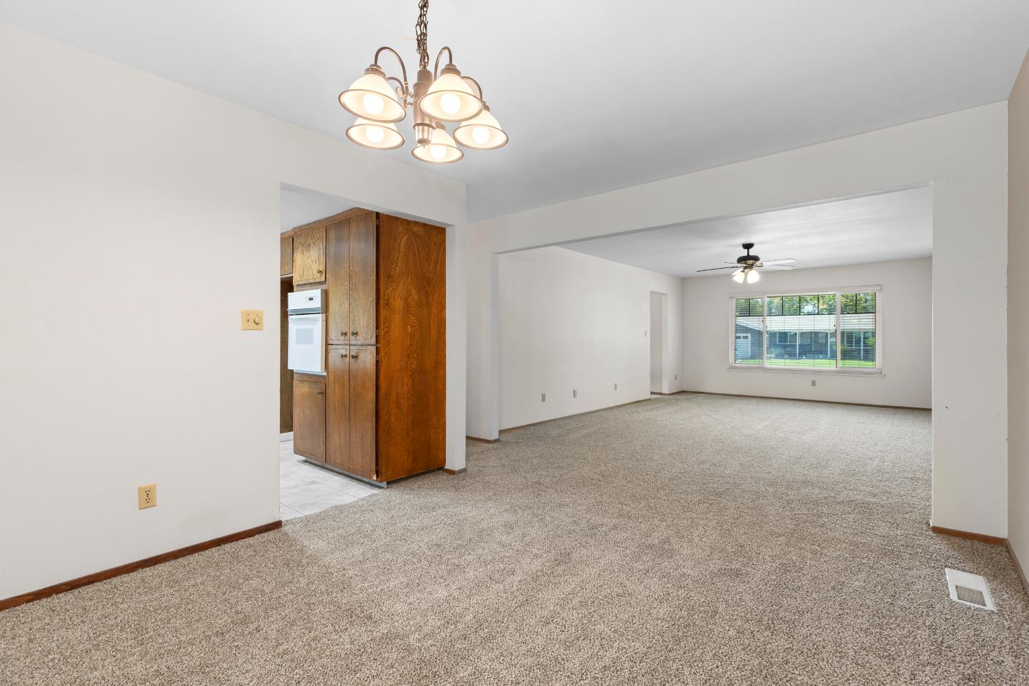 Detail Gallery Image 6 of 39 For 3355 San Fernando Ct, Merced,  CA 95348 - 4 Beds | 2/1 Baths