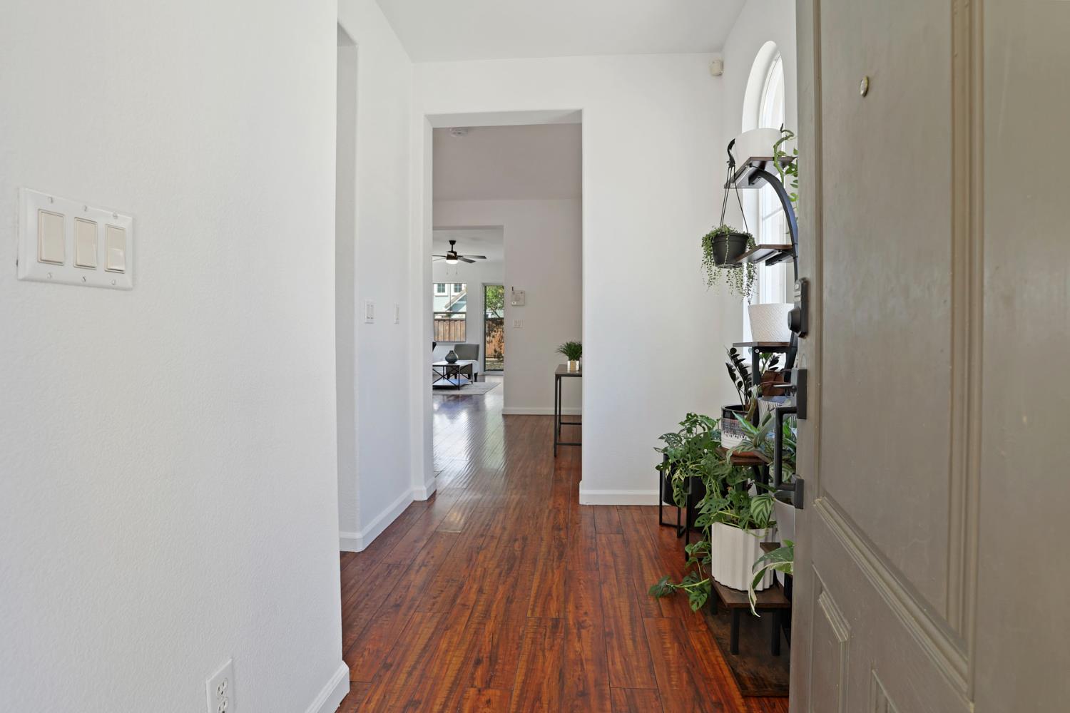Detail Gallery Image 4 of 45 For 261 W Prosperidad Way, Mountain House,  CA 95391 - 4 Beds | 2/1 Baths
