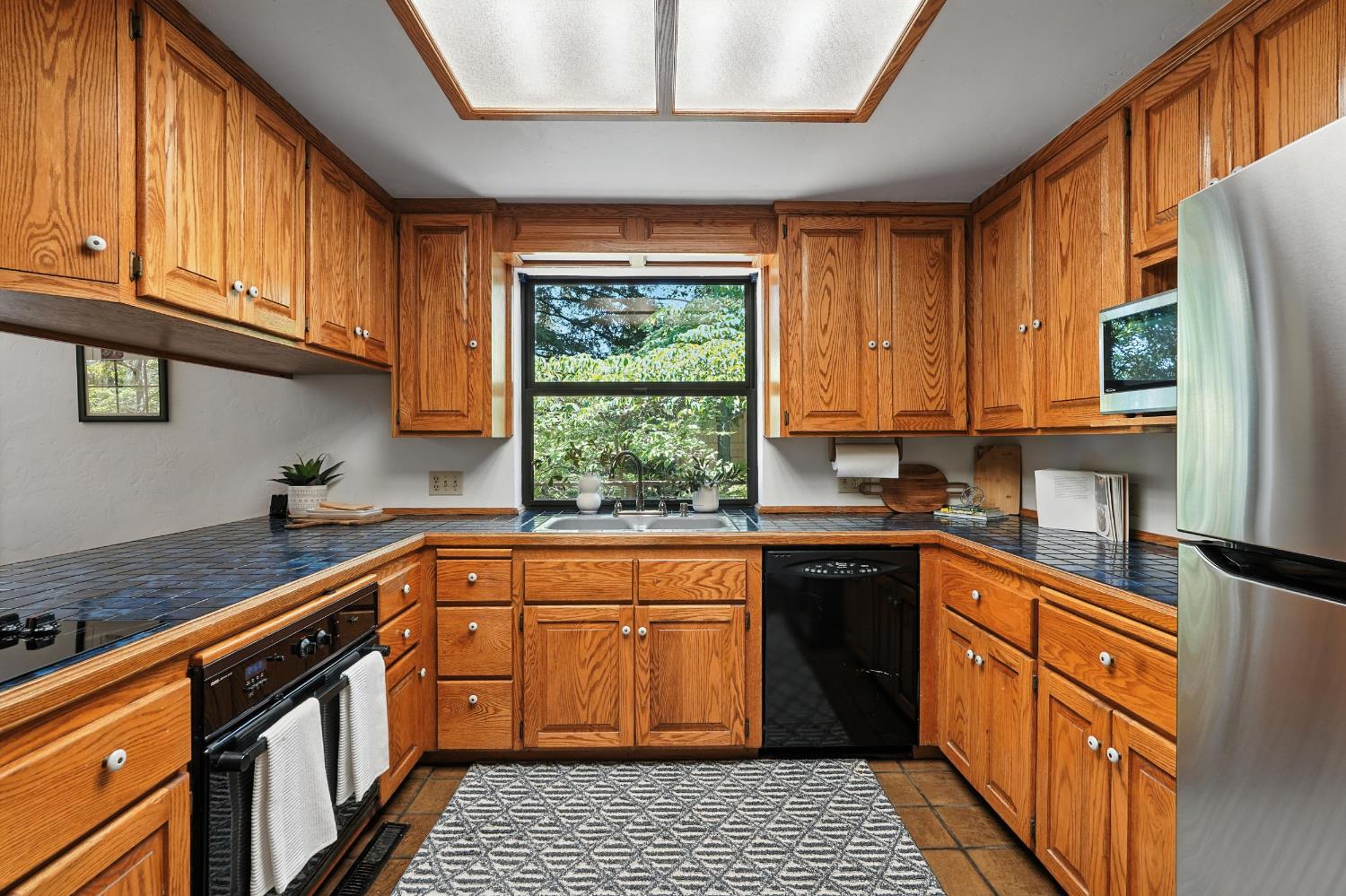 Detail Gallery Image 13 of 36 For 440 Foresthill Ave, Auburn,  CA 95603 - 3 Beds | 1 Baths