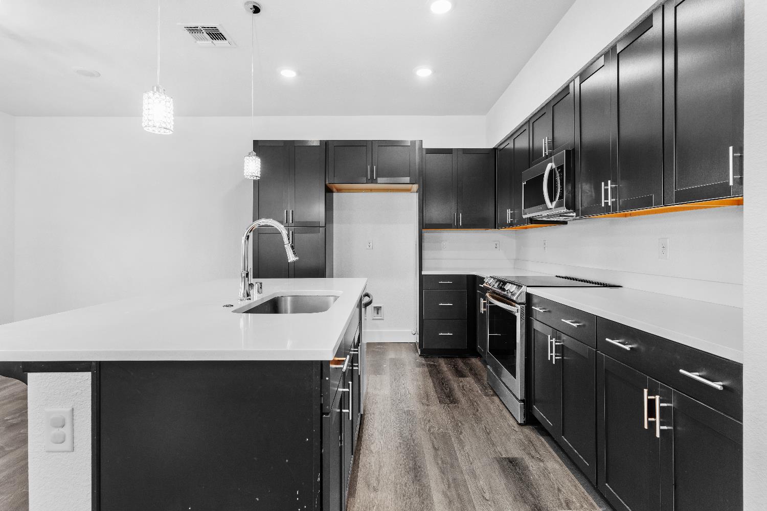 Detail Gallery Image 13 of 48 For 5301 E Commerce Way #23103,  Sacramento,  CA 95835 - 3 Beds | 3 Baths