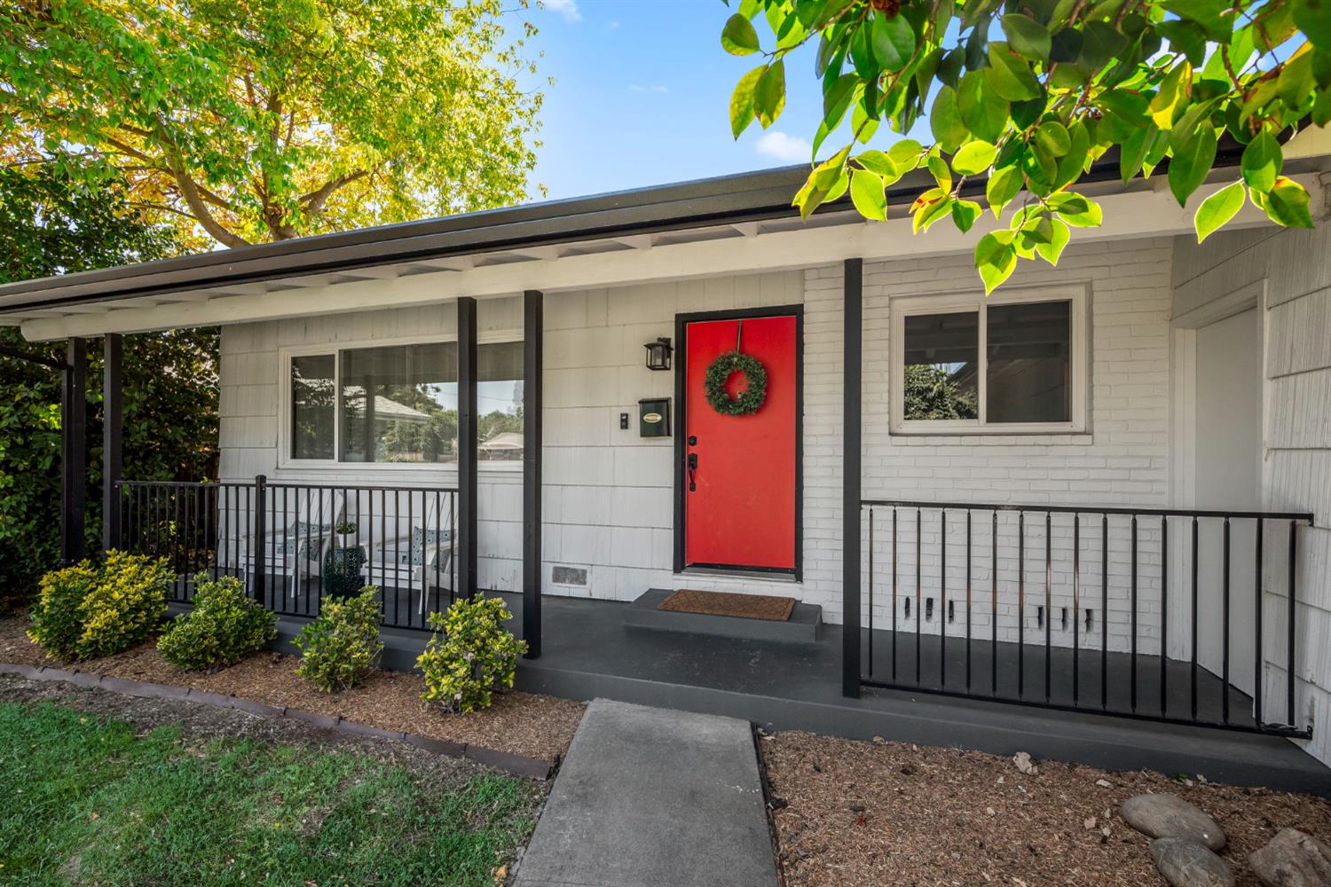 Detail Gallery Image 7 of 29 For 3429 Rosemont Dr, Sacramento,  CA 95826 - 3 Beds | 2 Baths