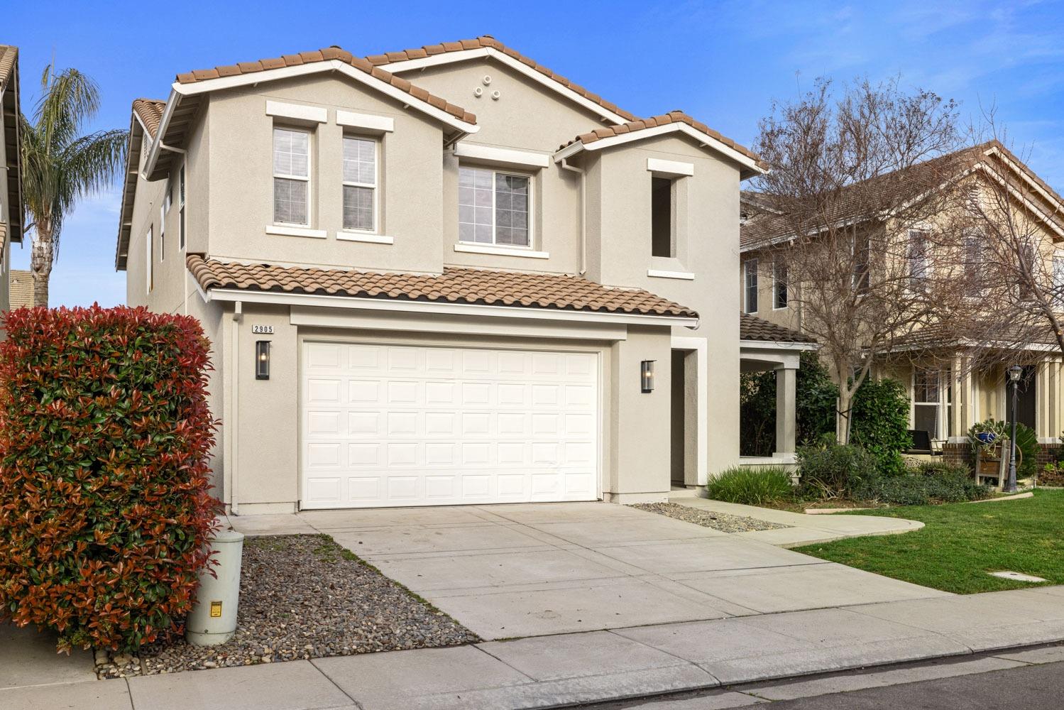 Detail Gallery Image 2 of 51 For 2905 Amir Pl, Modesto,  CA 95355 - 5 Beds | 2/1 Baths