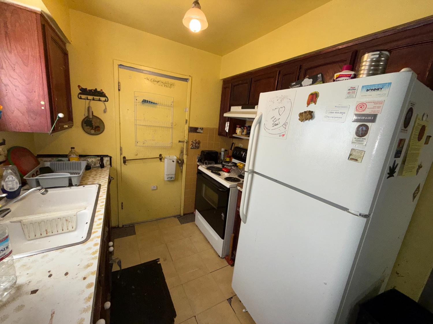 Detail Gallery Image 3 of 14 For 2121 Oneil Way, Sacramento,  CA 95822 - 3 Beds | 2 Baths