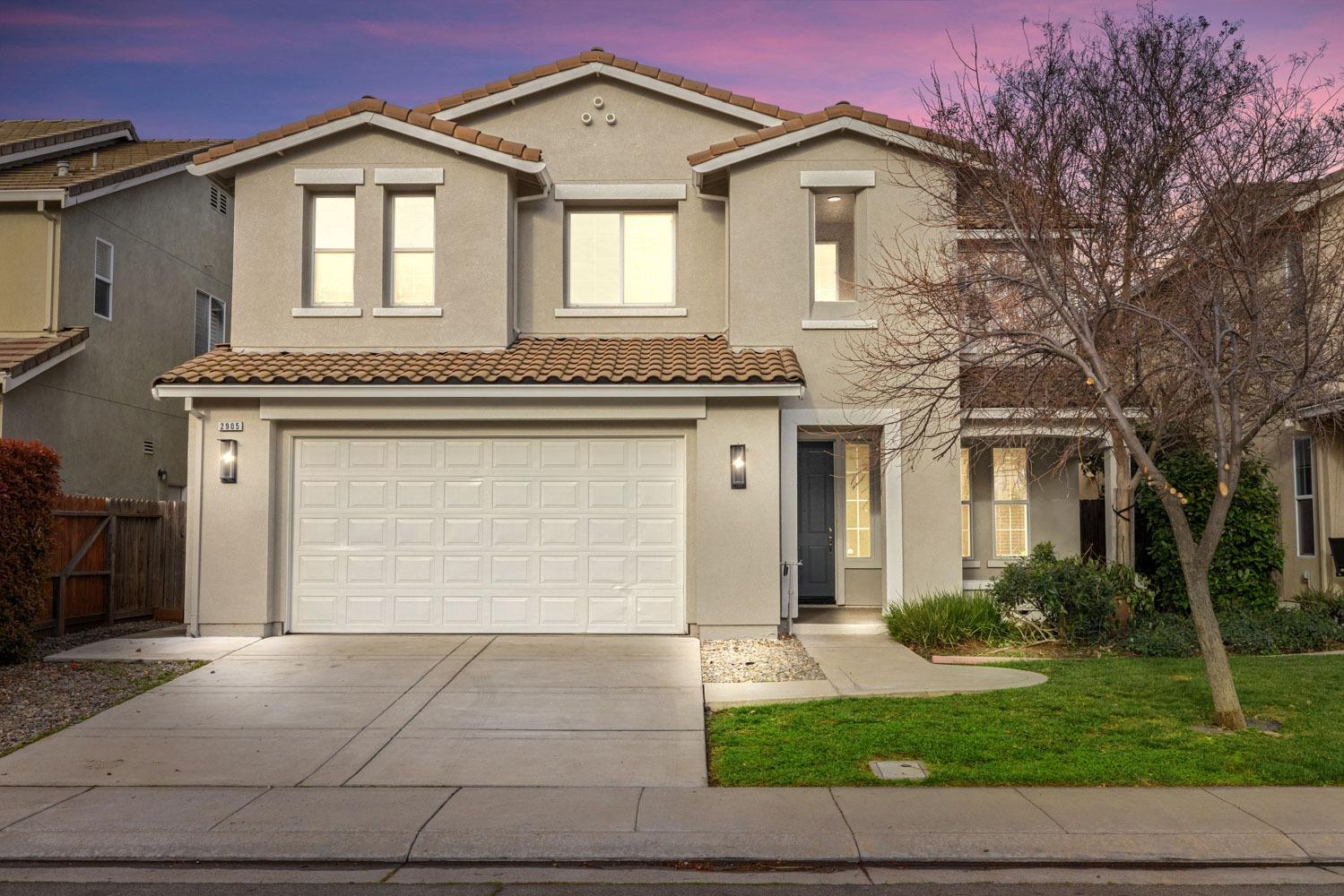 Detail Gallery Image 1 of 51 For 2905 Amir Pl, Modesto,  CA 95355 - 5 Beds | 2/1 Baths