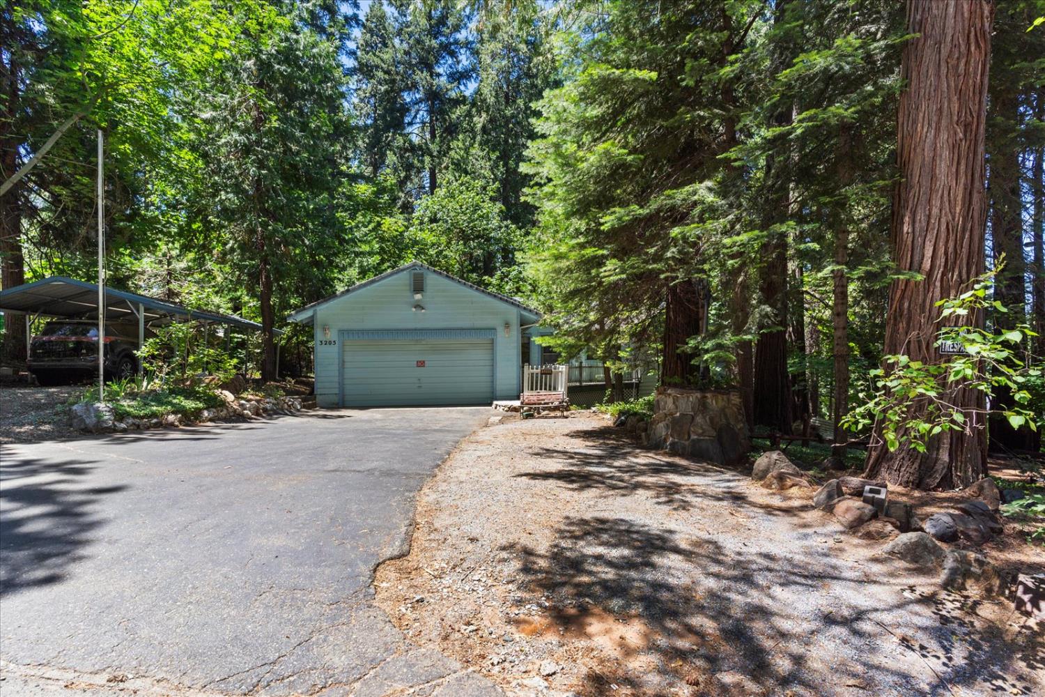 Detail Gallery Image 4 of 58 For 3205 Castlewood Cir, Pollock Pines,  CA 95726 - 3 Beds | 2 Baths