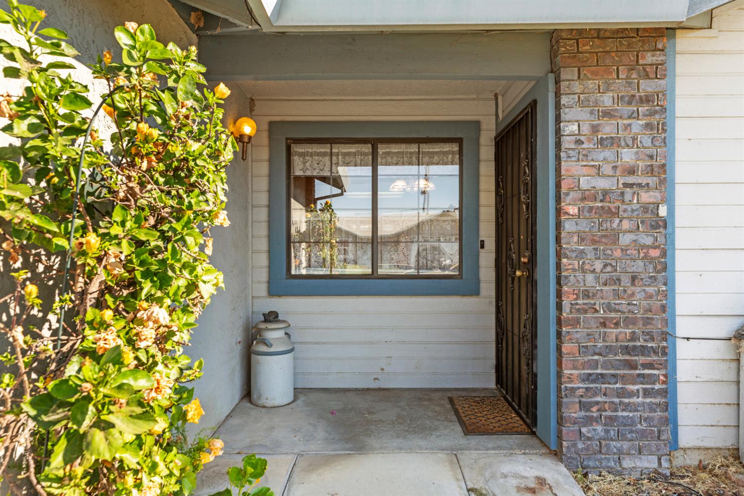 Detail Gallery Image 4 of 33 For 1729 Truckee Way, Modesto,  CA 95351 - 3 Beds | 2 Baths