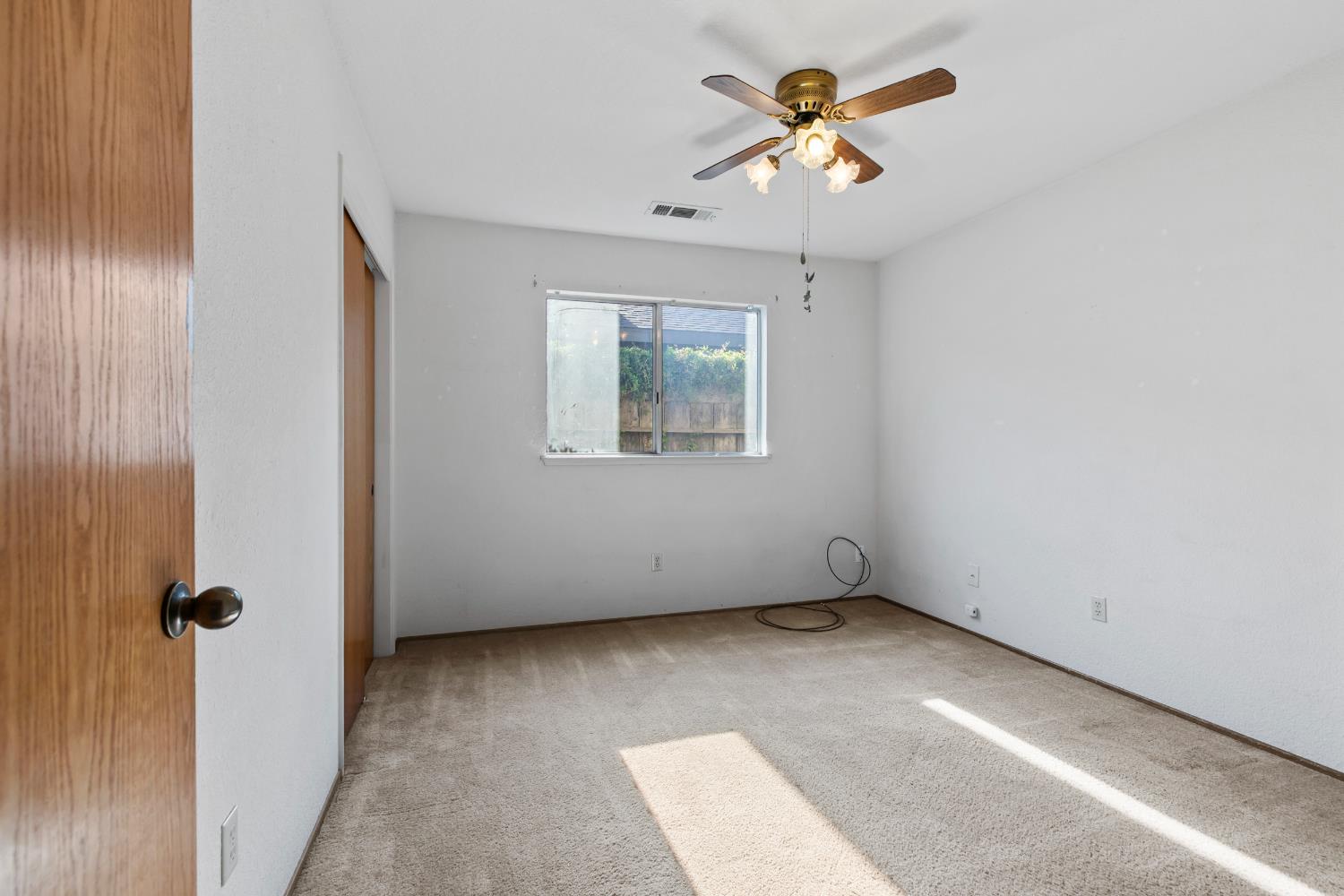 Detail Gallery Image 18 of 33 For 1729 Truckee Way, Modesto,  CA 95351 - 3 Beds | 2 Baths