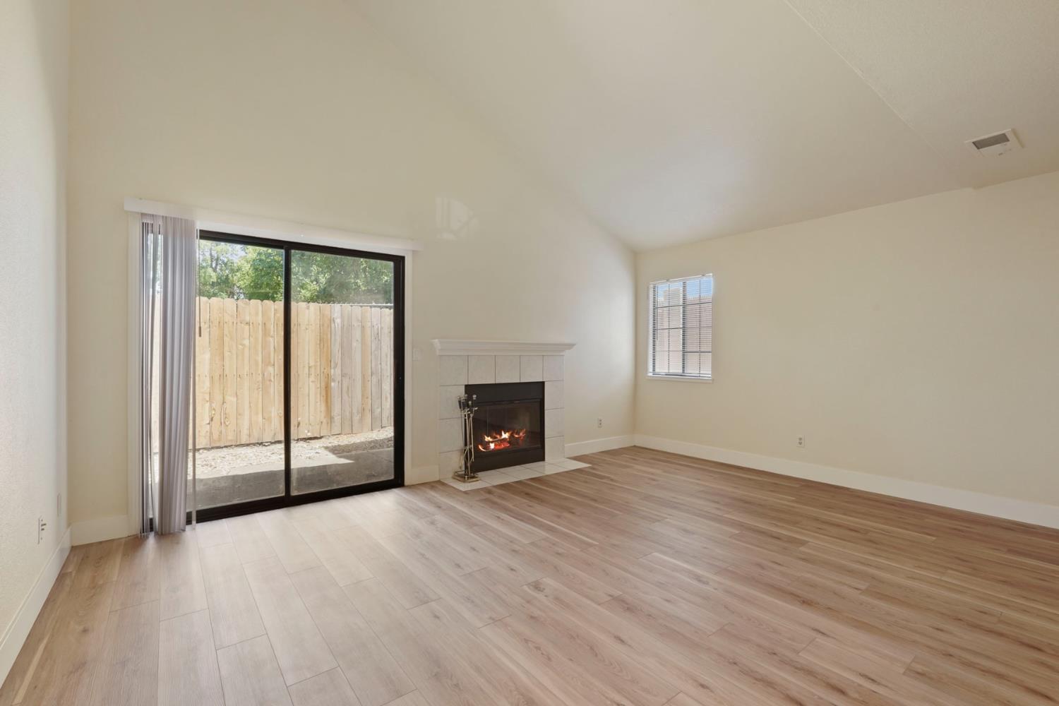 Detail Gallery Image 7 of 24 For 2250 Scarborough Dr #32,  Lodi,  CA 95240 - 1 Beds | 1/1 Baths