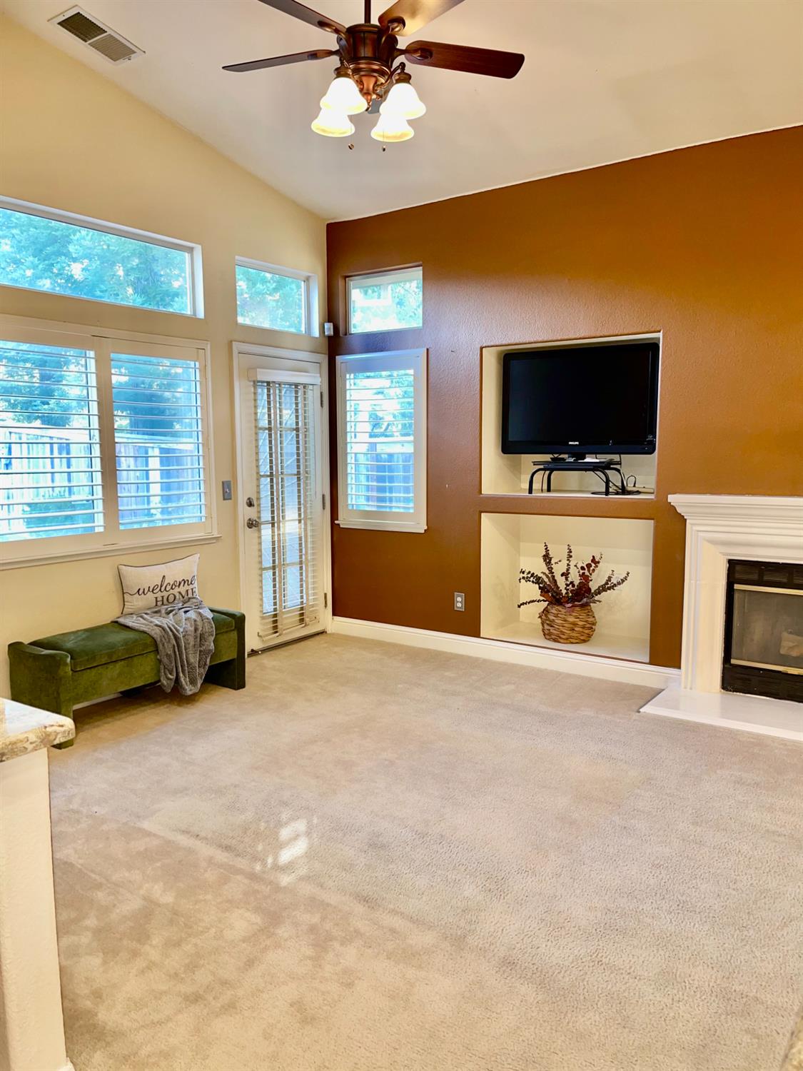 Detail Gallery Image 10 of 33 For 2807 Turnbuckle Cir, Elk Grove,  CA 95758 - 3 Beds | 2 Baths