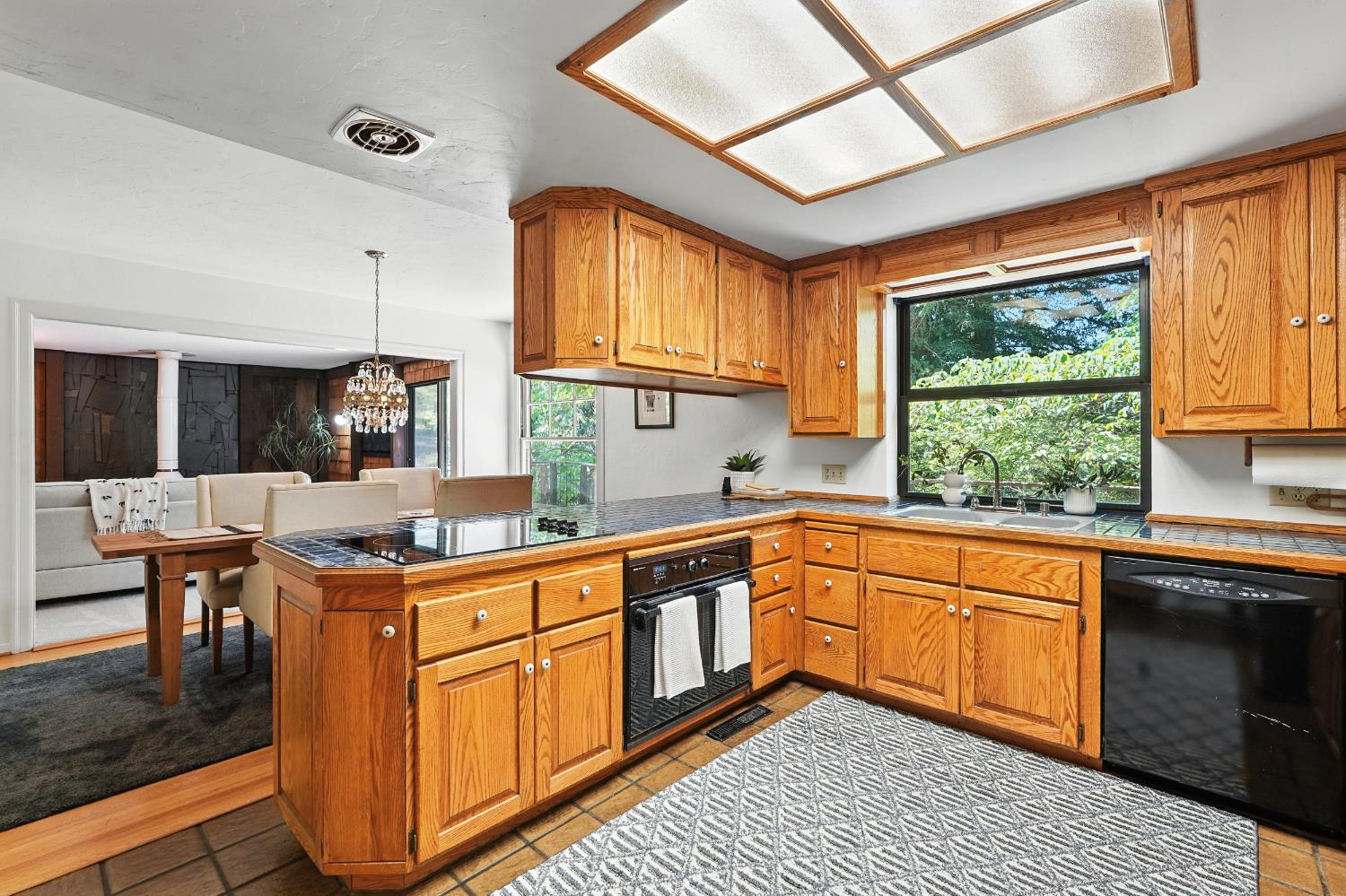 Detail Gallery Image 14 of 36 For 440 Foresthill Ave, Auburn,  CA 95603 - 3 Beds | 1 Baths