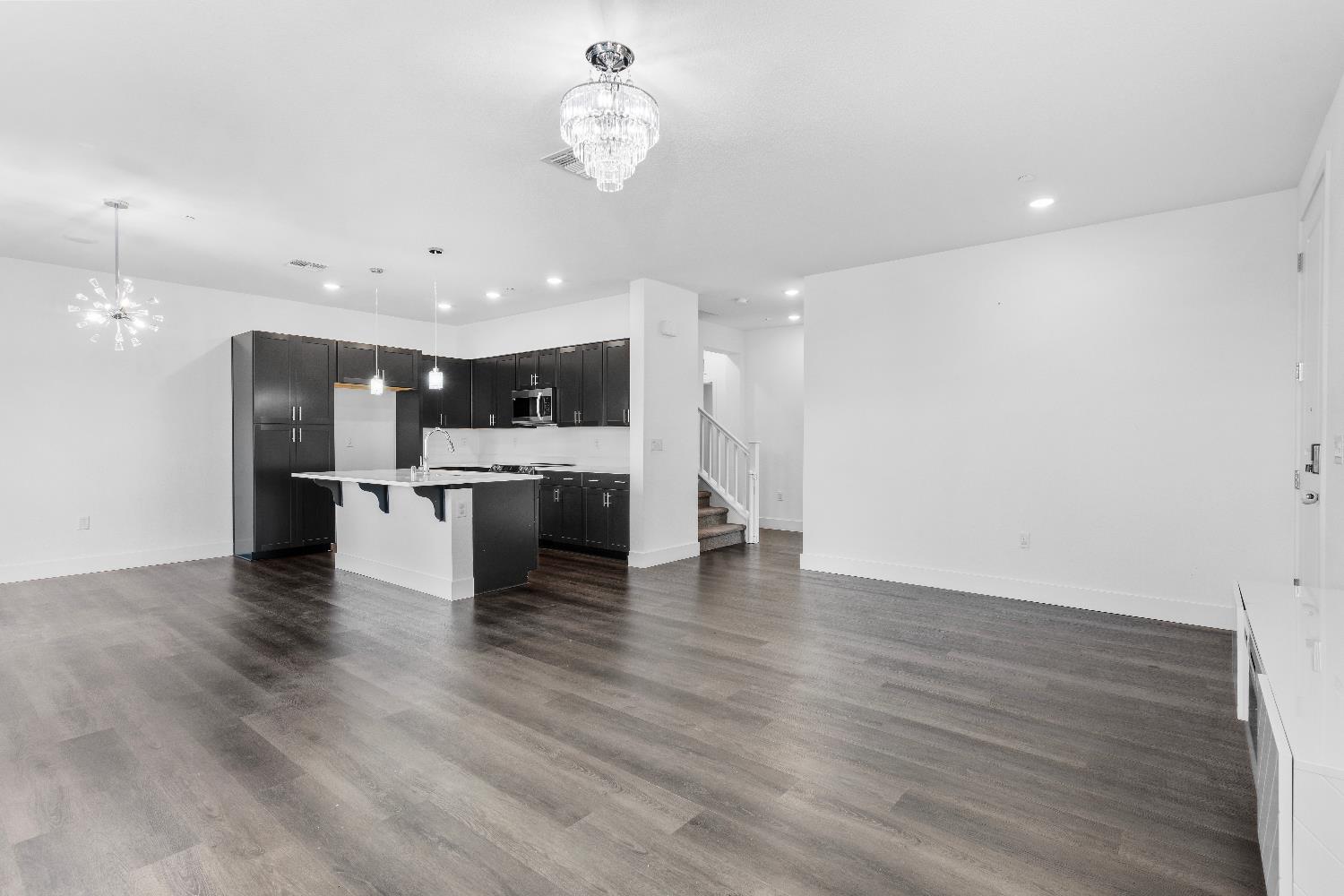 Detail Gallery Image 6 of 48 For 5301 E Commerce Way #23103,  Sacramento,  CA 95835 - 3 Beds | 3 Baths