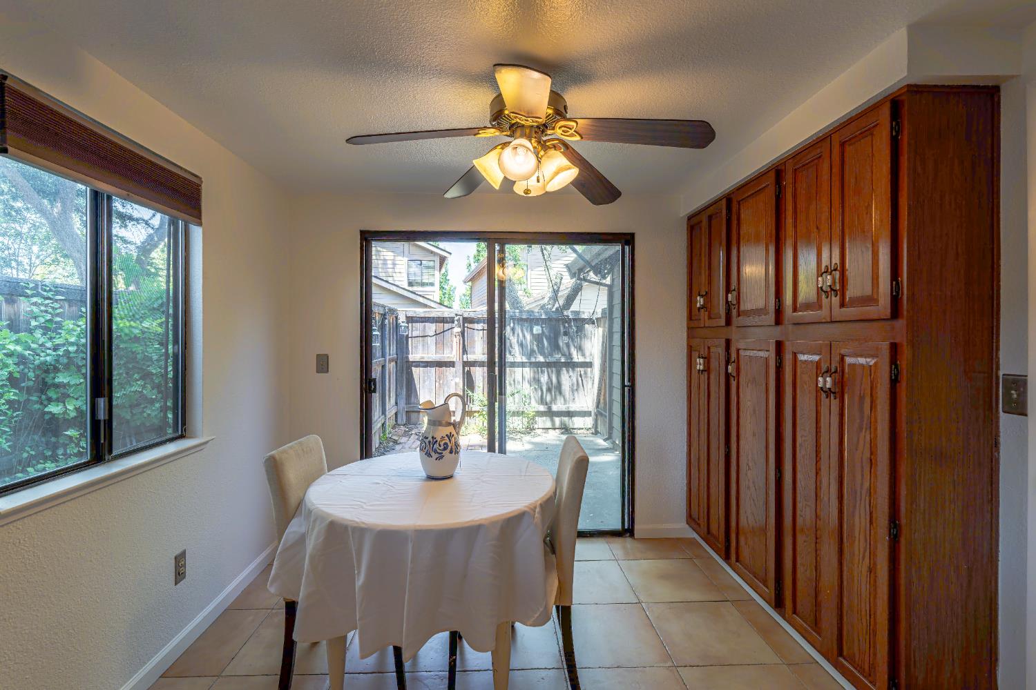 Detail Gallery Image 18 of 47 For 8140 Maderia Port Ln, Fair Oaks,  CA 95628 - 2 Beds | 2 Baths