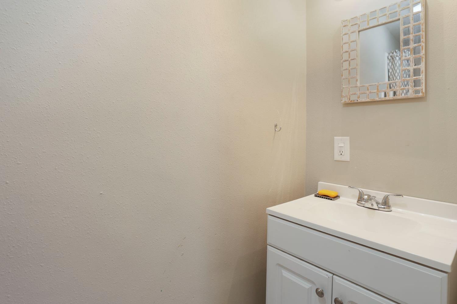 Detail Gallery Image 22 of 43 For 1355 Paloma Ave, Stockton,  CA 95209 - 3 Beds | 1/1 Baths