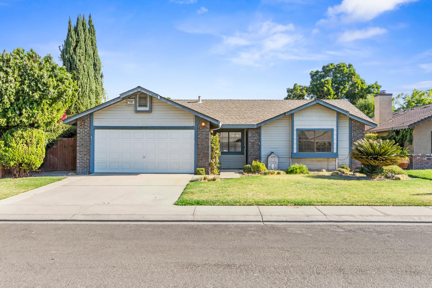 Detail Gallery Image 2 of 33 For 1729 Truckee Way, Modesto,  CA 95351 - 3 Beds | 2 Baths