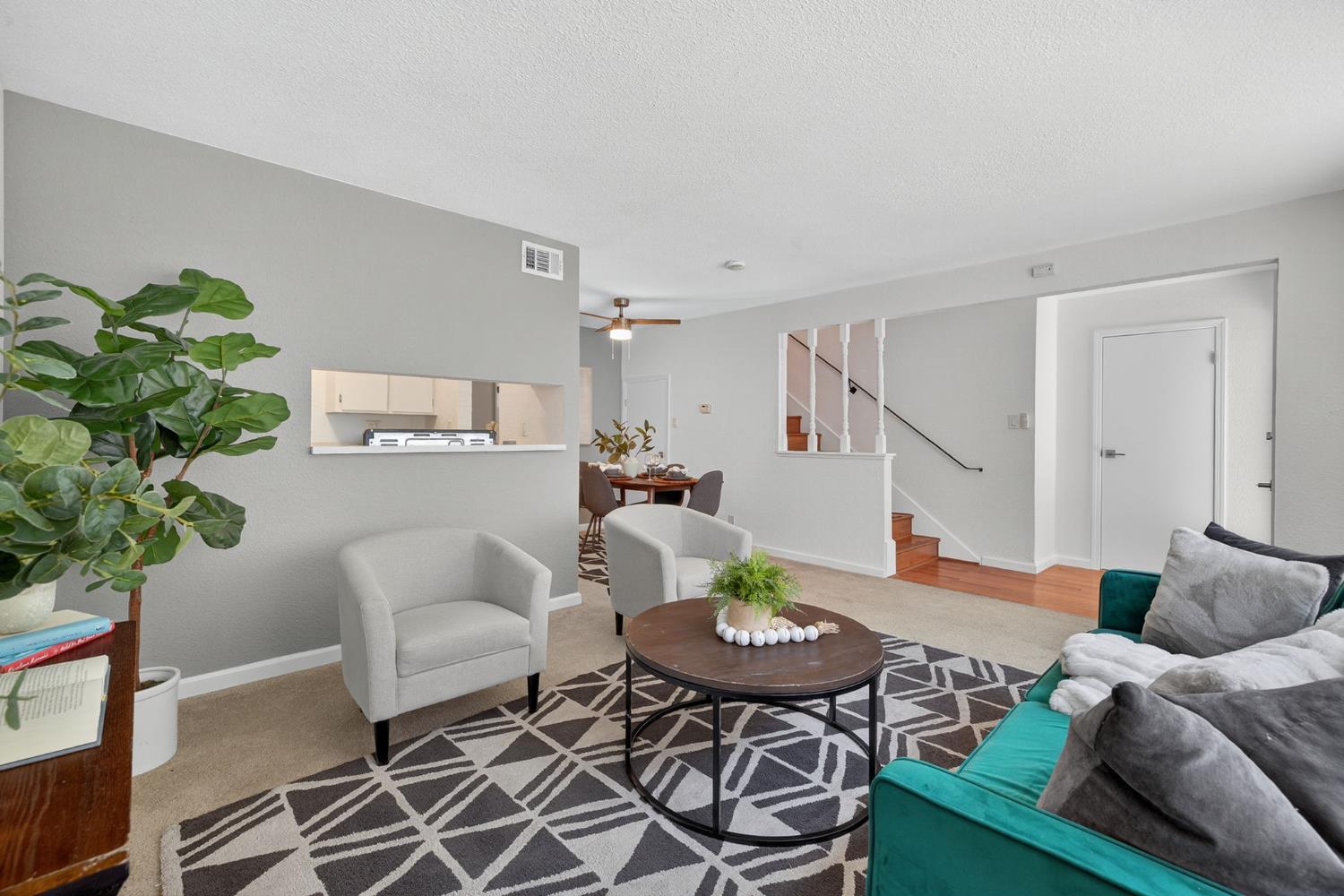 Detail Gallery Image 9 of 49 For 1447 Del Rio Cir #C,  Concord,  CA 94518 - 2 Beds | 1 Baths